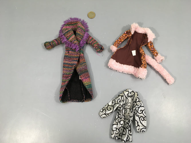 Lot de 2 manteaux Bar.bie et un peignoir, moins cher chez Petit Kiwi