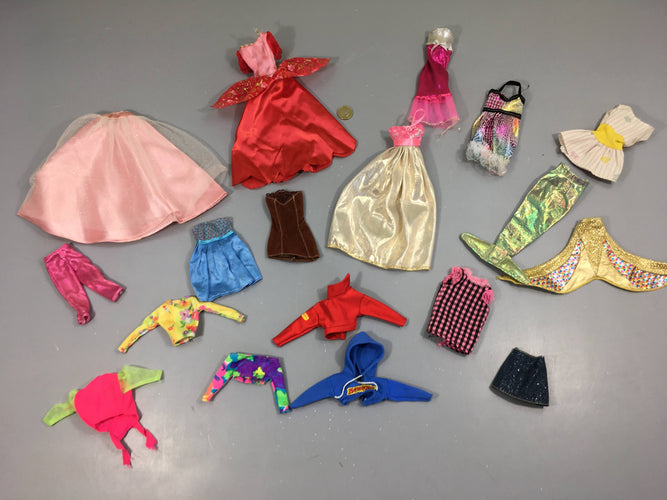 Lot de vêtements de bar.bie, moins cher chez Petit Kiwi