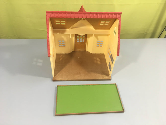 Sylvanian Families-Le cosy cottage du village Multicolore-Vendue Vide et sans échelle), moins cher chez Petit Kiwi