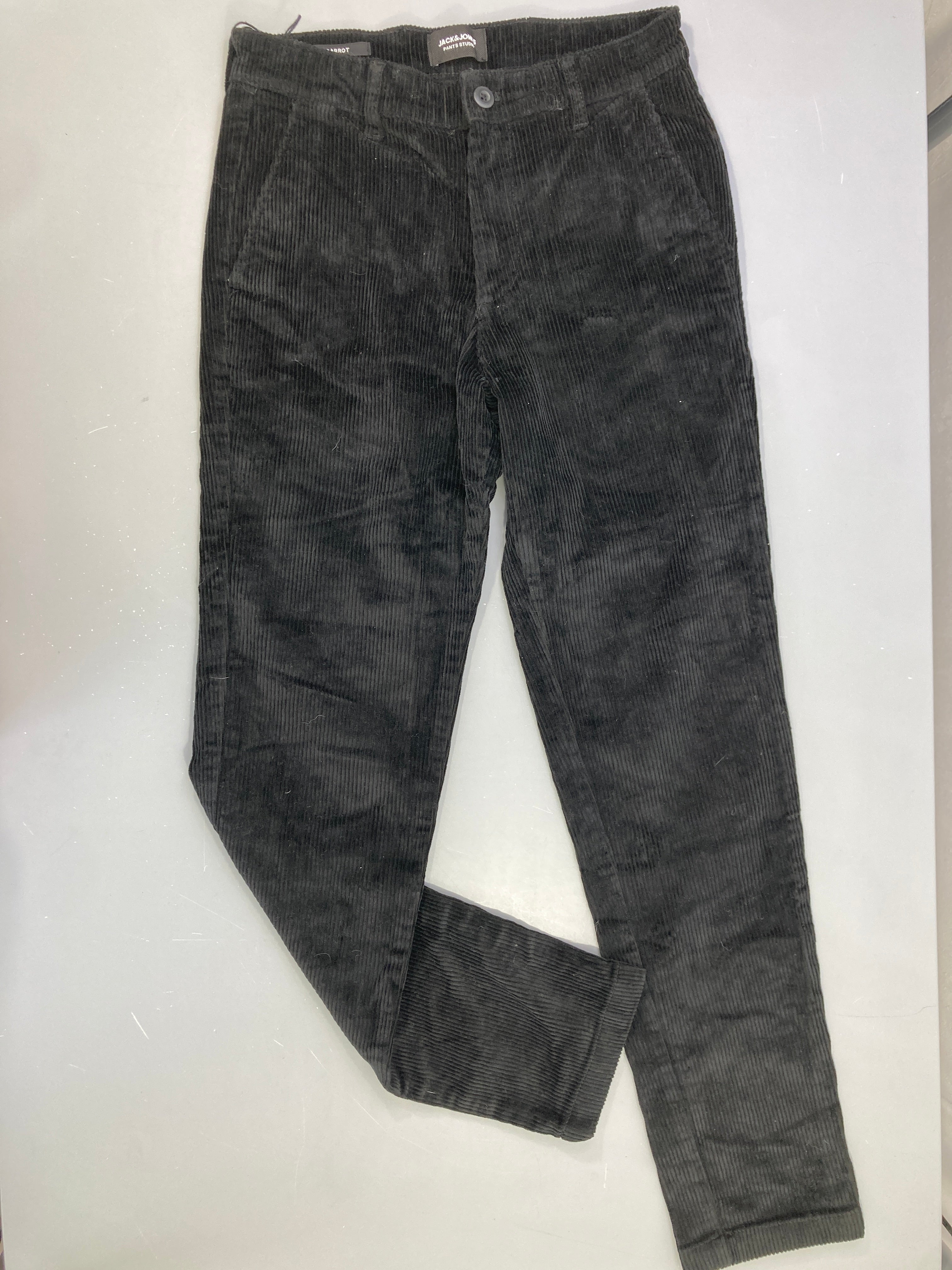 Pantalon velours côtelé noir carrot , 28/32, état neuf