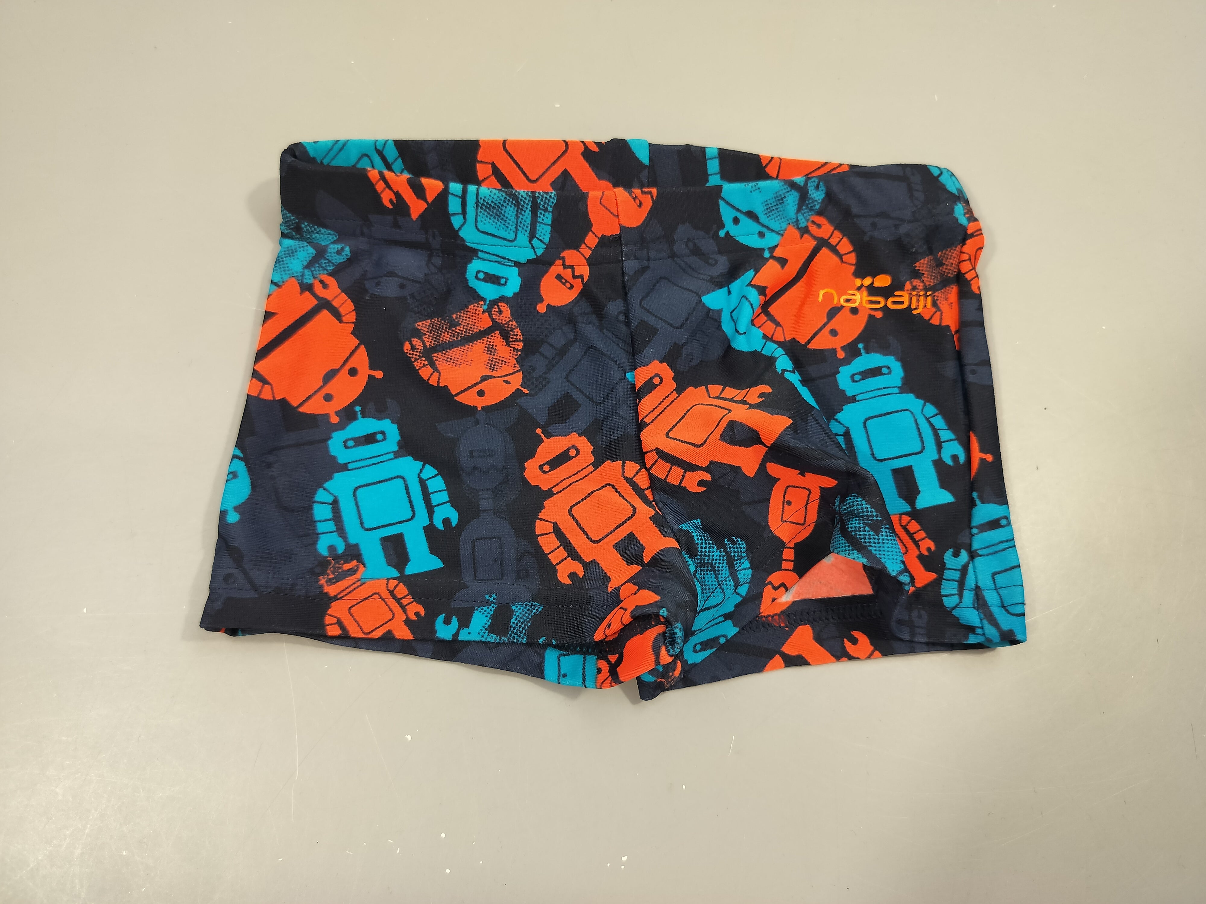Maillot bleu marine motifs robots rouge et bleu