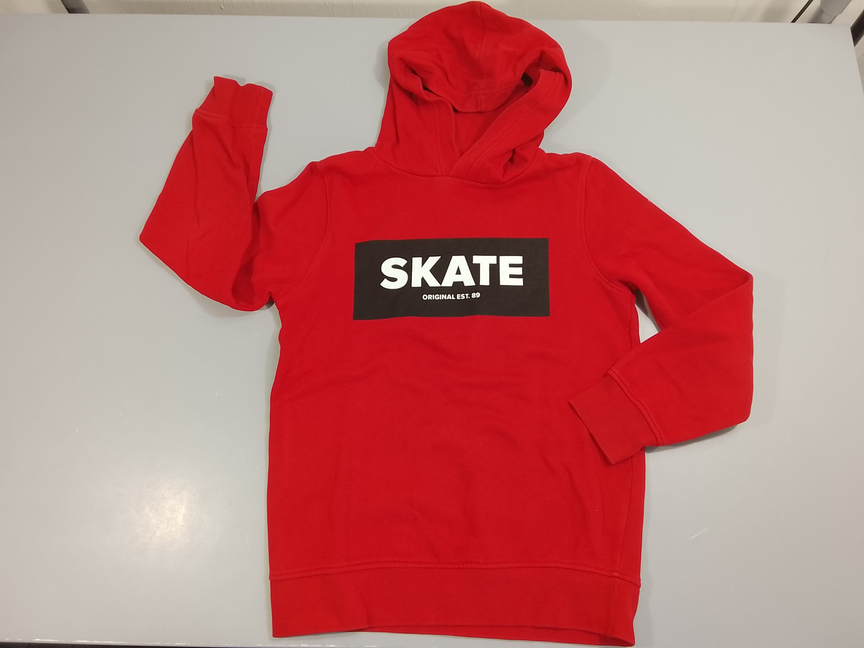 Sweat à capuche rouge  