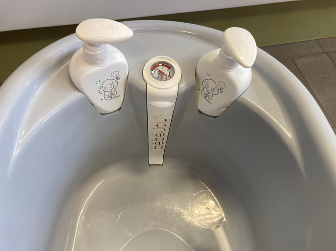 Baignoire grise Dumbo  avec portes savon et thermomètre  intégrés, tuyau d'évacuation  + support, moins cher chez Petit Kiwi