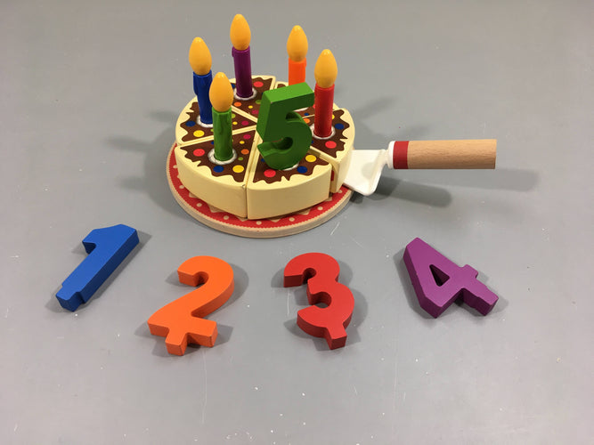 Gateaux d'annivesraire en bois, moins cher chez Petit Kiwi