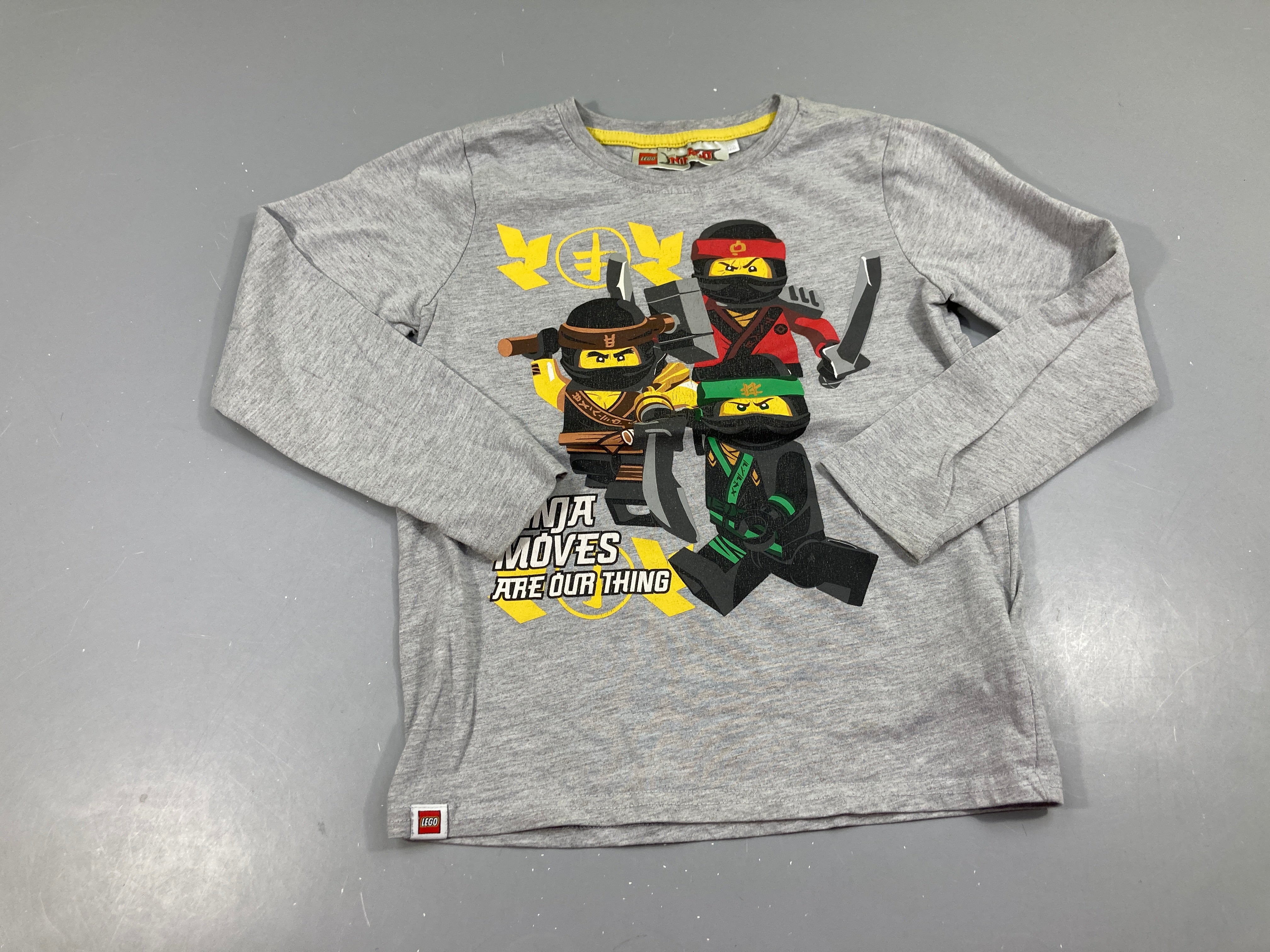 T-shirt m.l gris chiné Lego Ninjago, flocage usé