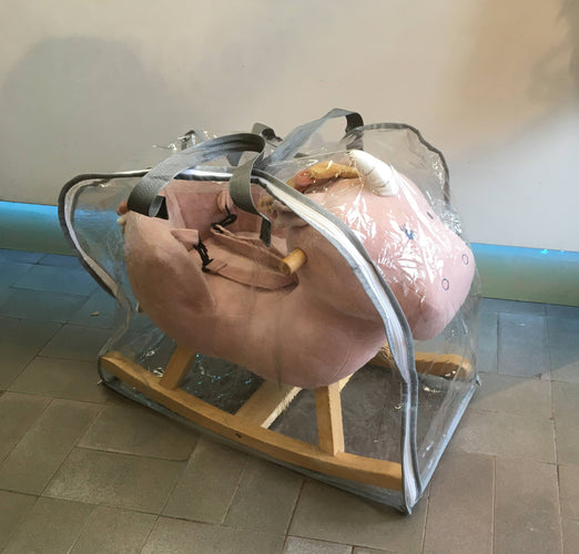 Licorne Lina à bascule veloudoux rose, moins cher chez Petit Kiwi