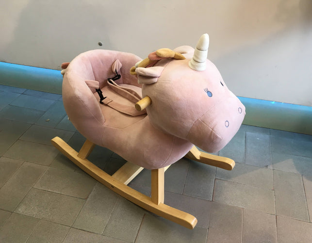 Licorne Lina à bascule veloudoux rose, moins cher chez Petit Kiwi