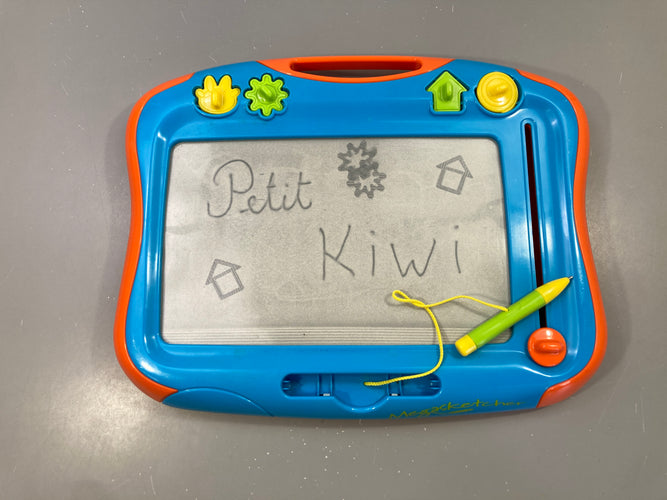 Ardoise Magique Megasketcher de TOMY, moins cher chez Petit Kiwi