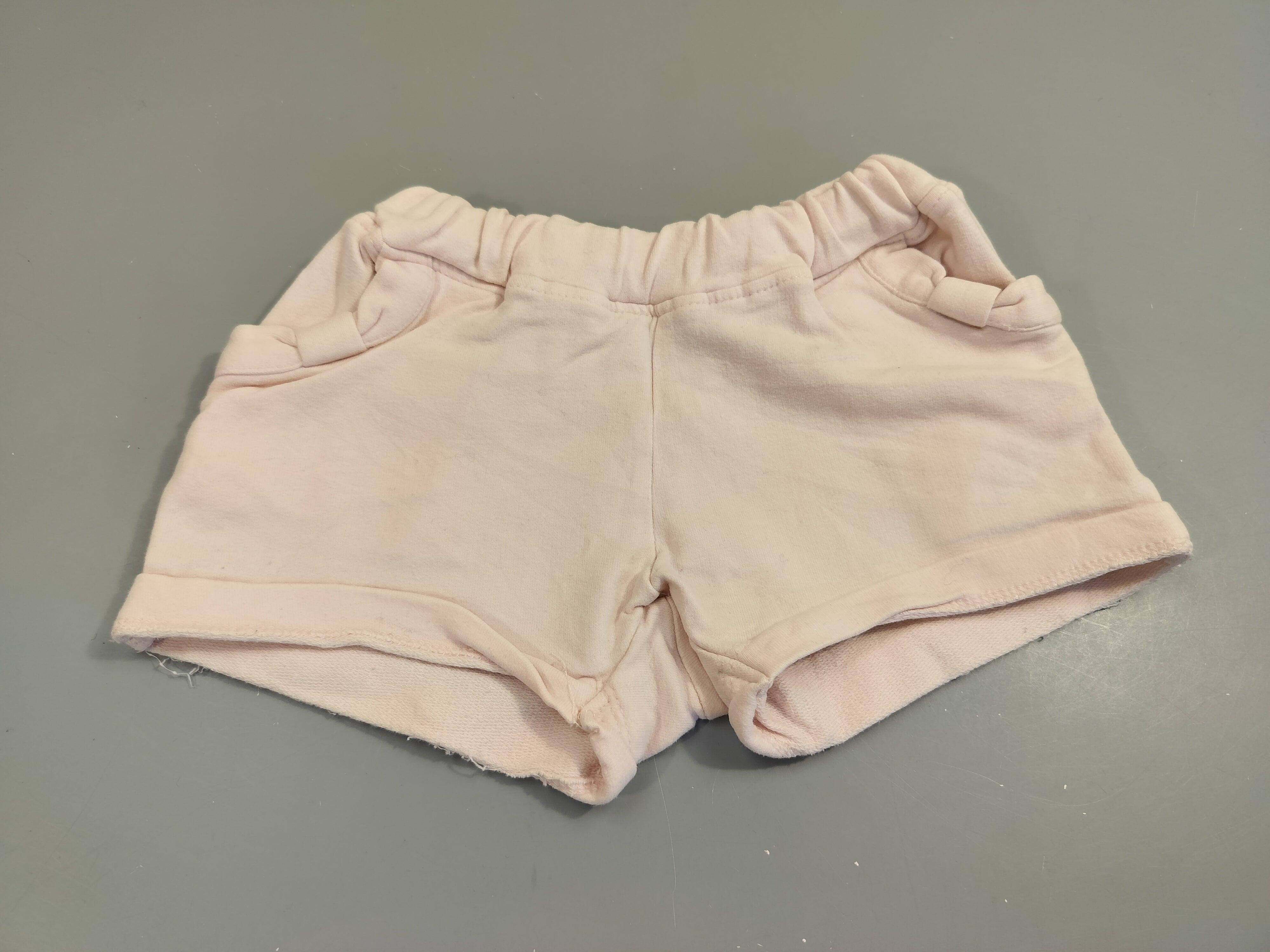Short molleton à revers rose clair