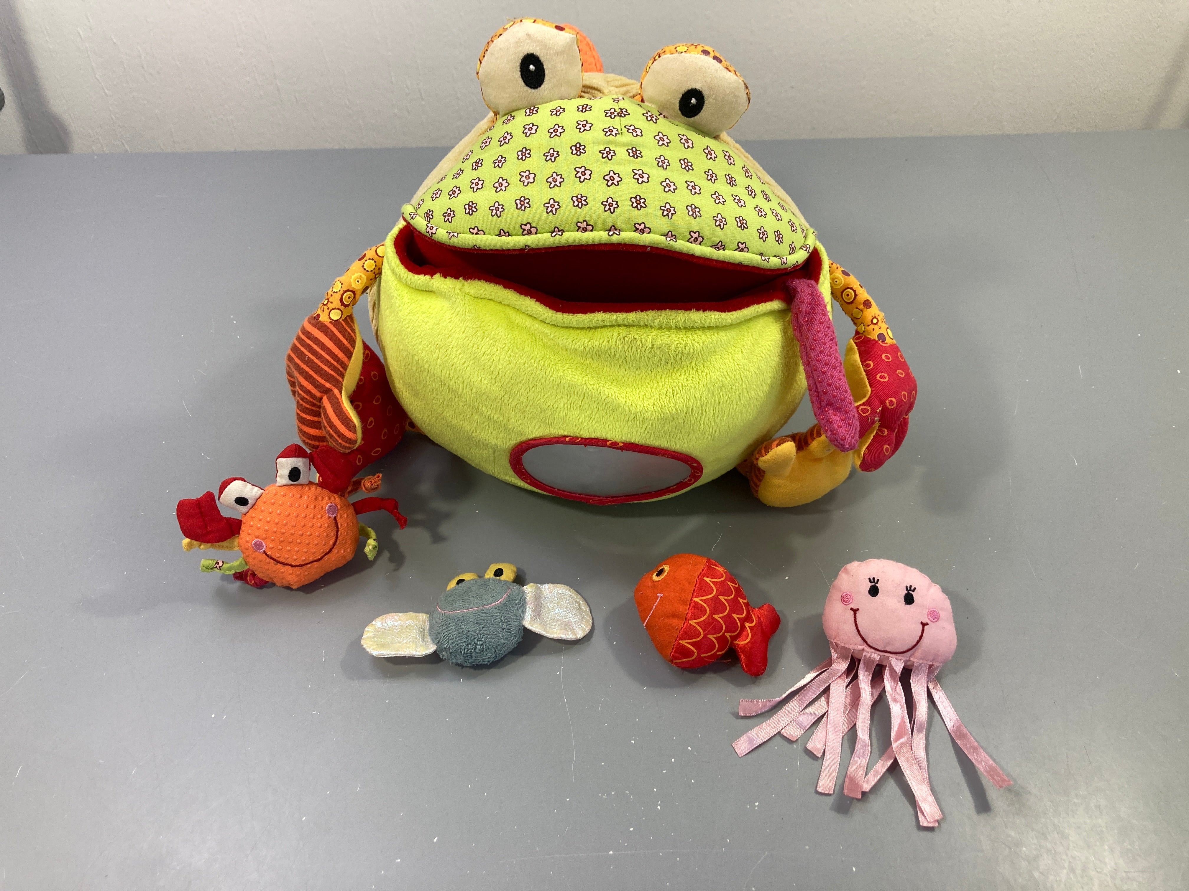 Roméo le crapaud mange-tout +6m