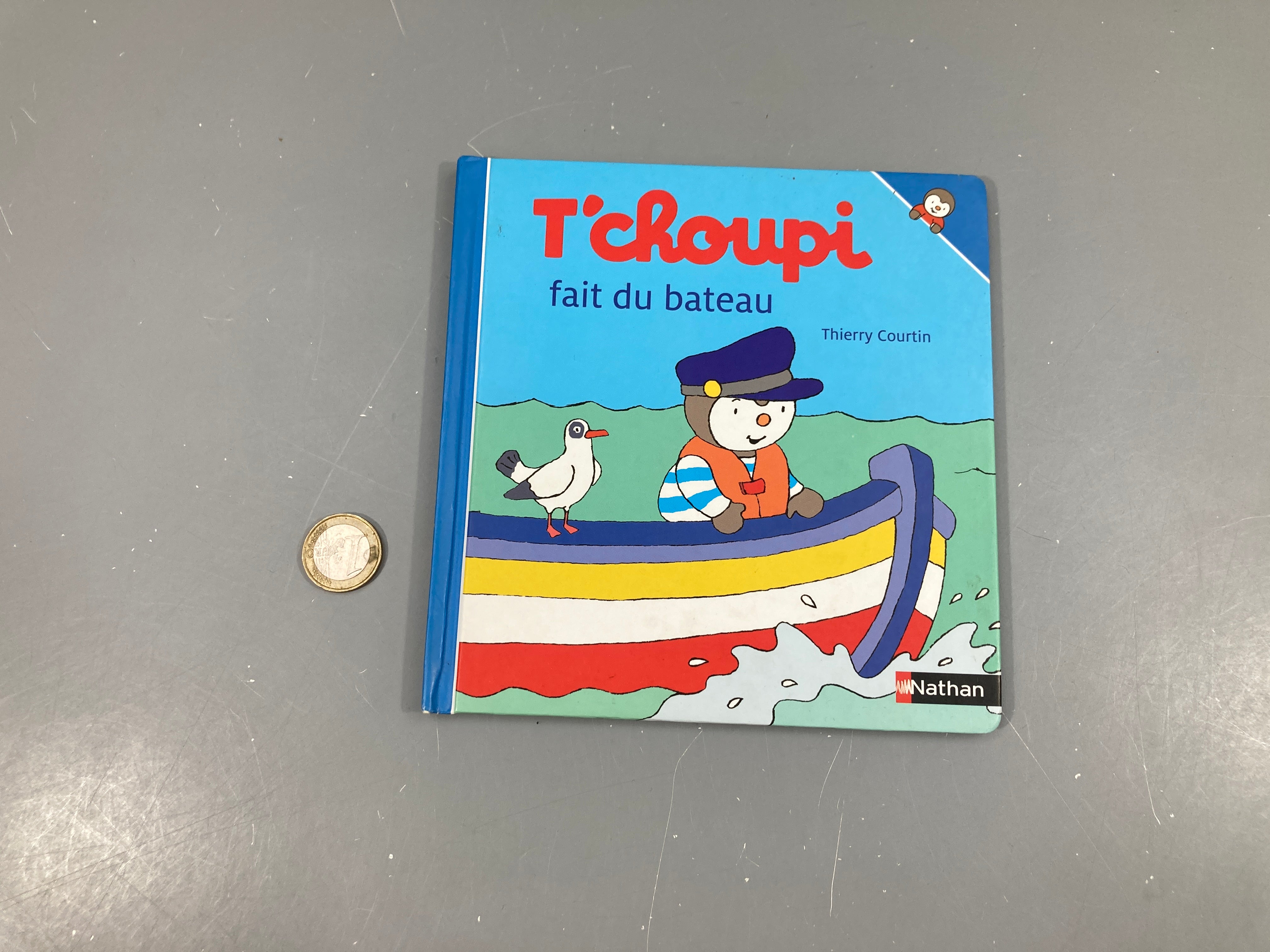 T'choupi fait du bateau