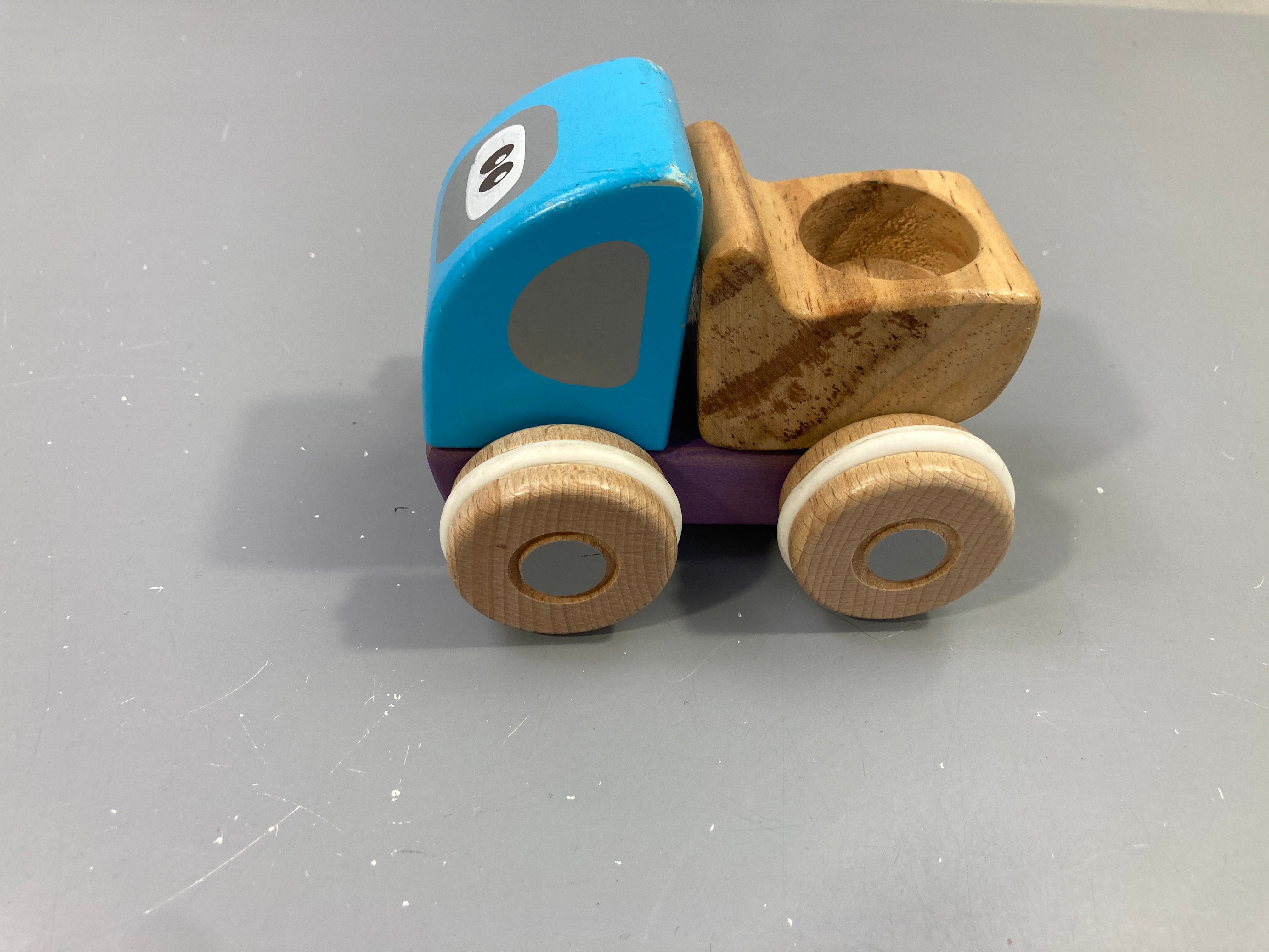 Mon petit camion en bois