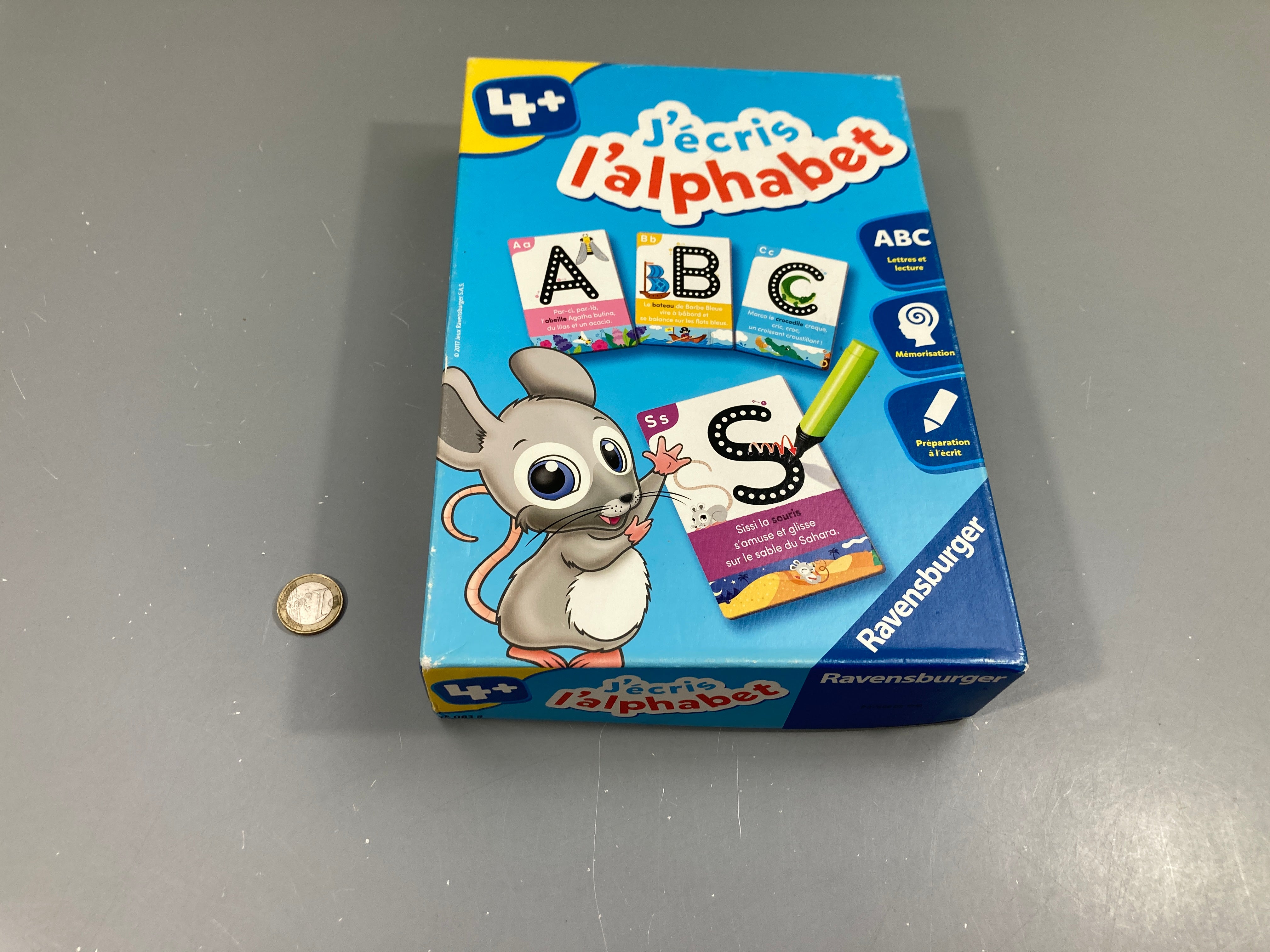 J'écris l'alphabet +4 (Feutre à changer! et quelques carte cordonnées/griffonnées)