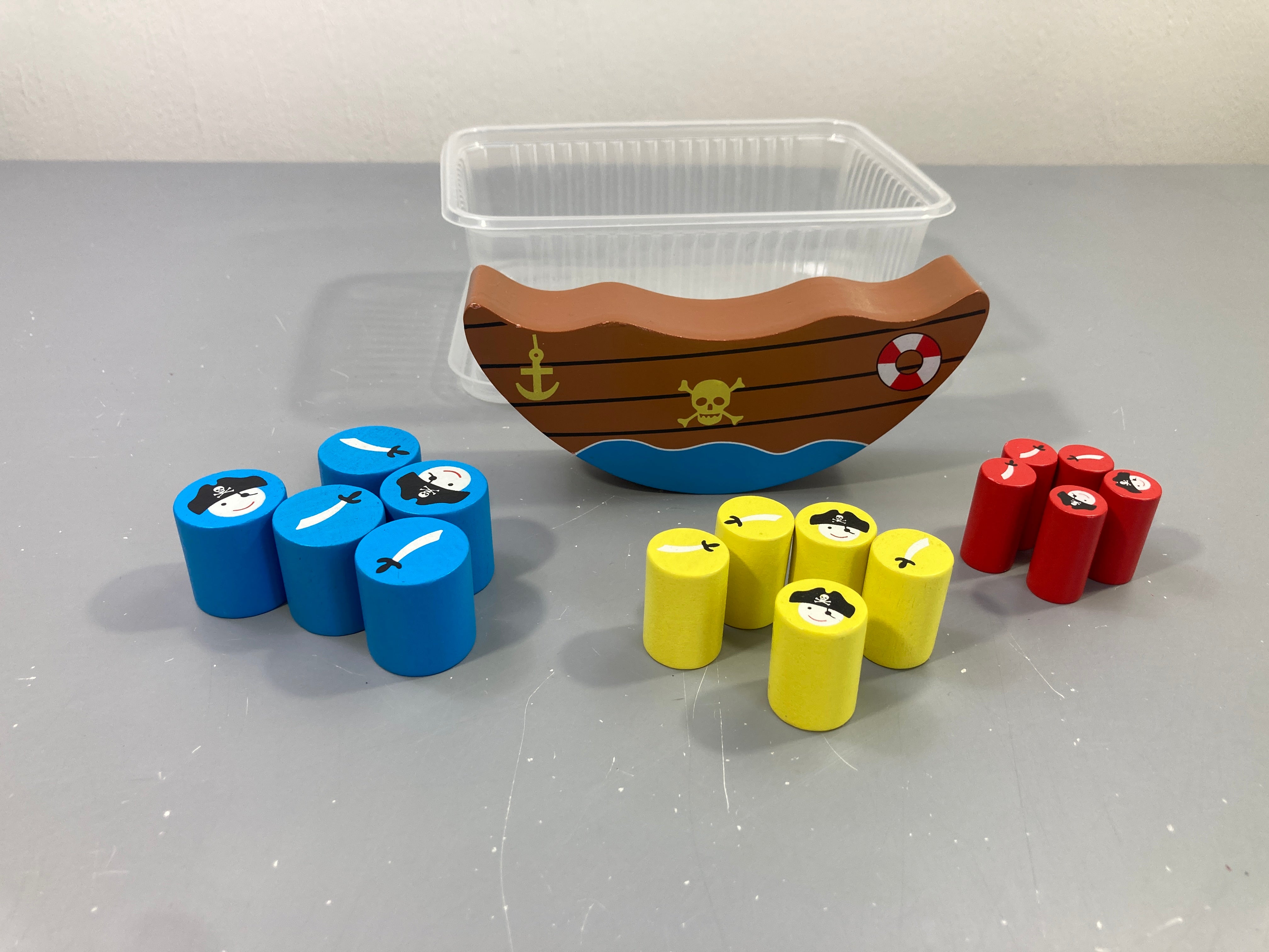 Jeu d'équilibre et de balancier en bois des Pirates