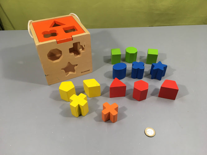 Trieur de formes +18m Complet + 1 forme-Quelques traces de crayon, moins cher chez Petit Kiwi