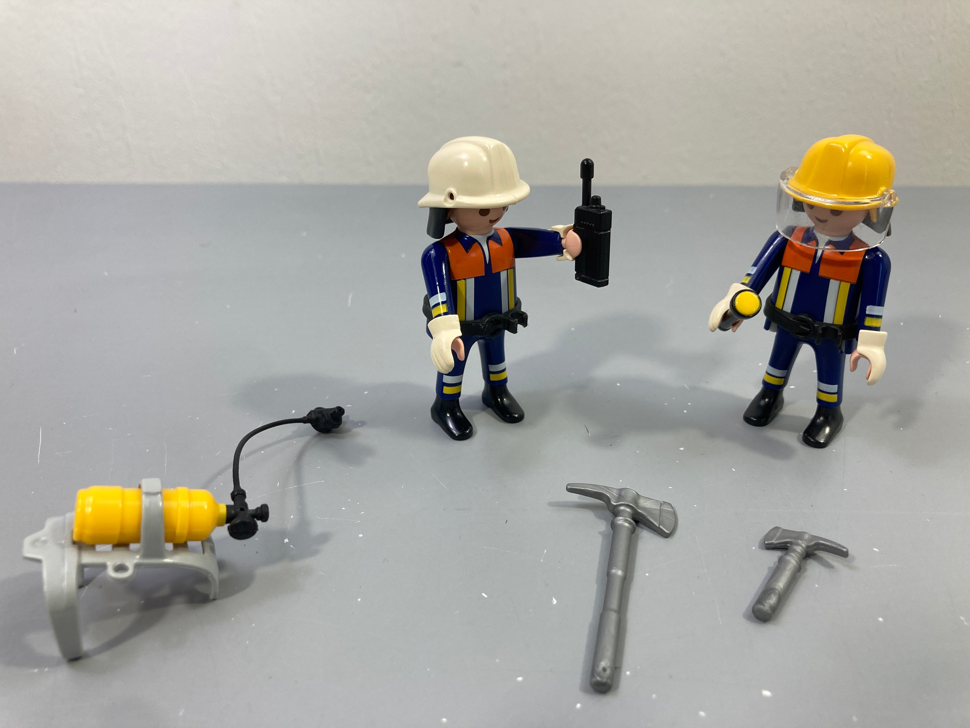 Playmobil - 4914 - Playmobil Duo Pompiers-Manque visère casque blanc