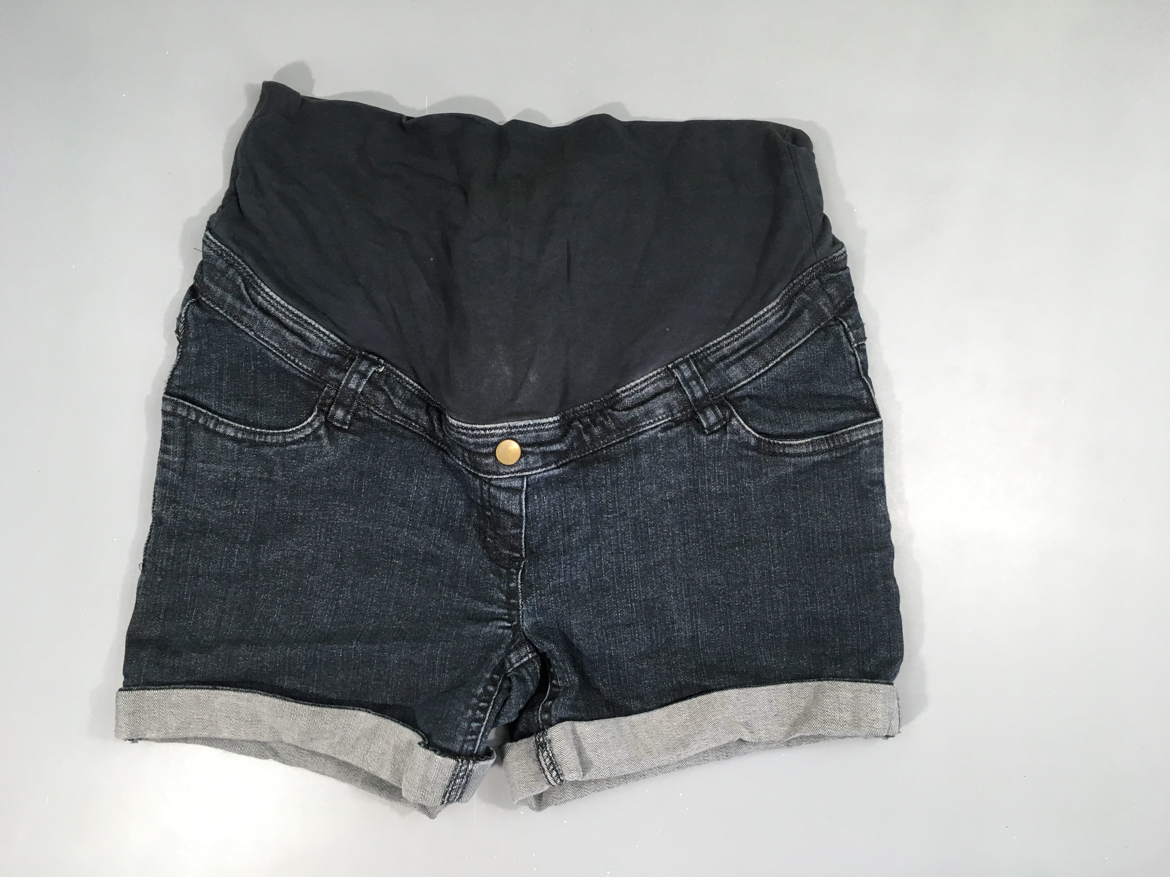 Short en jean à revers de grossesse