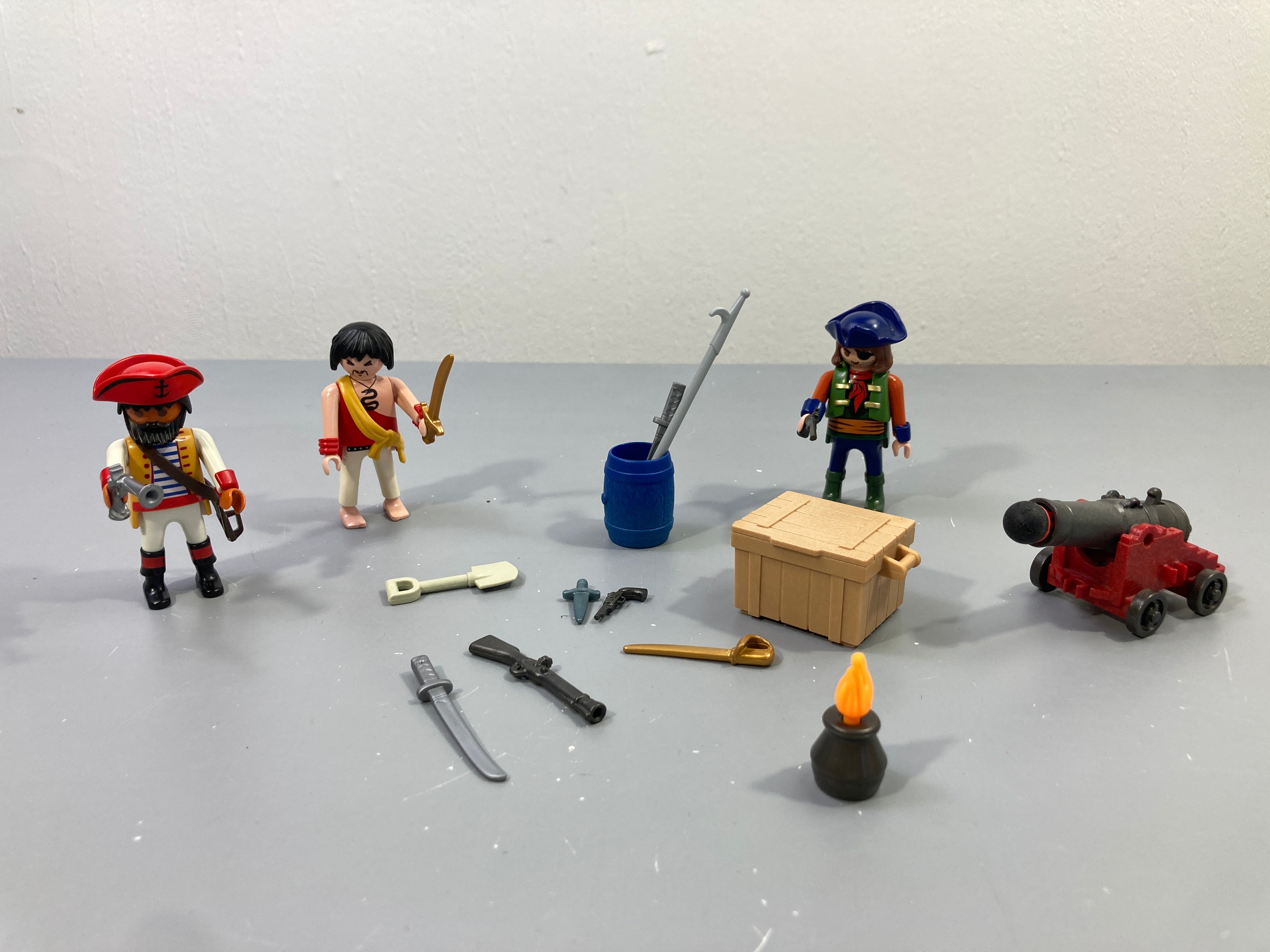 Playmobil - 5136 -Equipage de Pirates avec Armes Complet