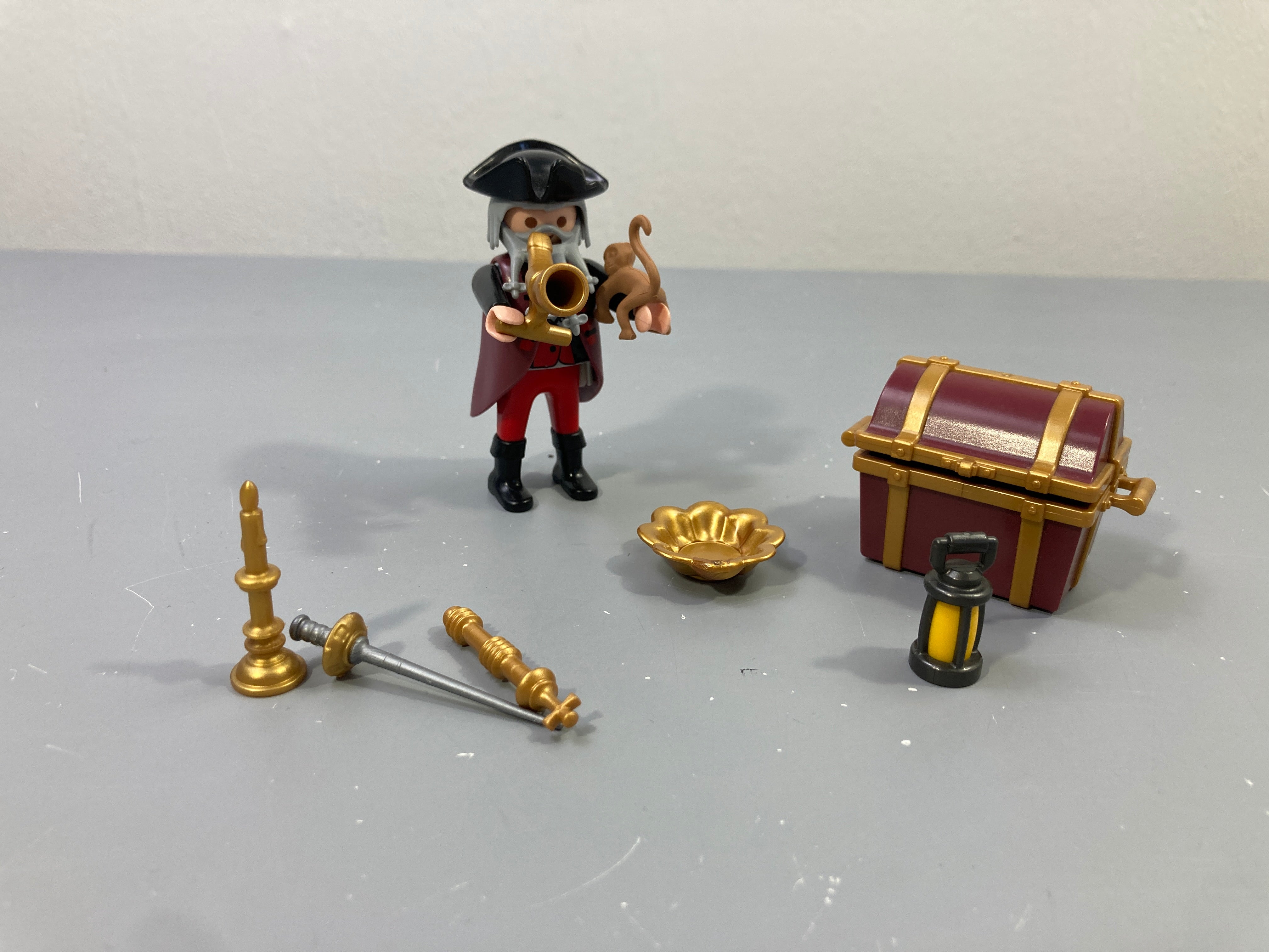 Playmobil - 4783 - Pirate Bar.be grise avec coffre Complet