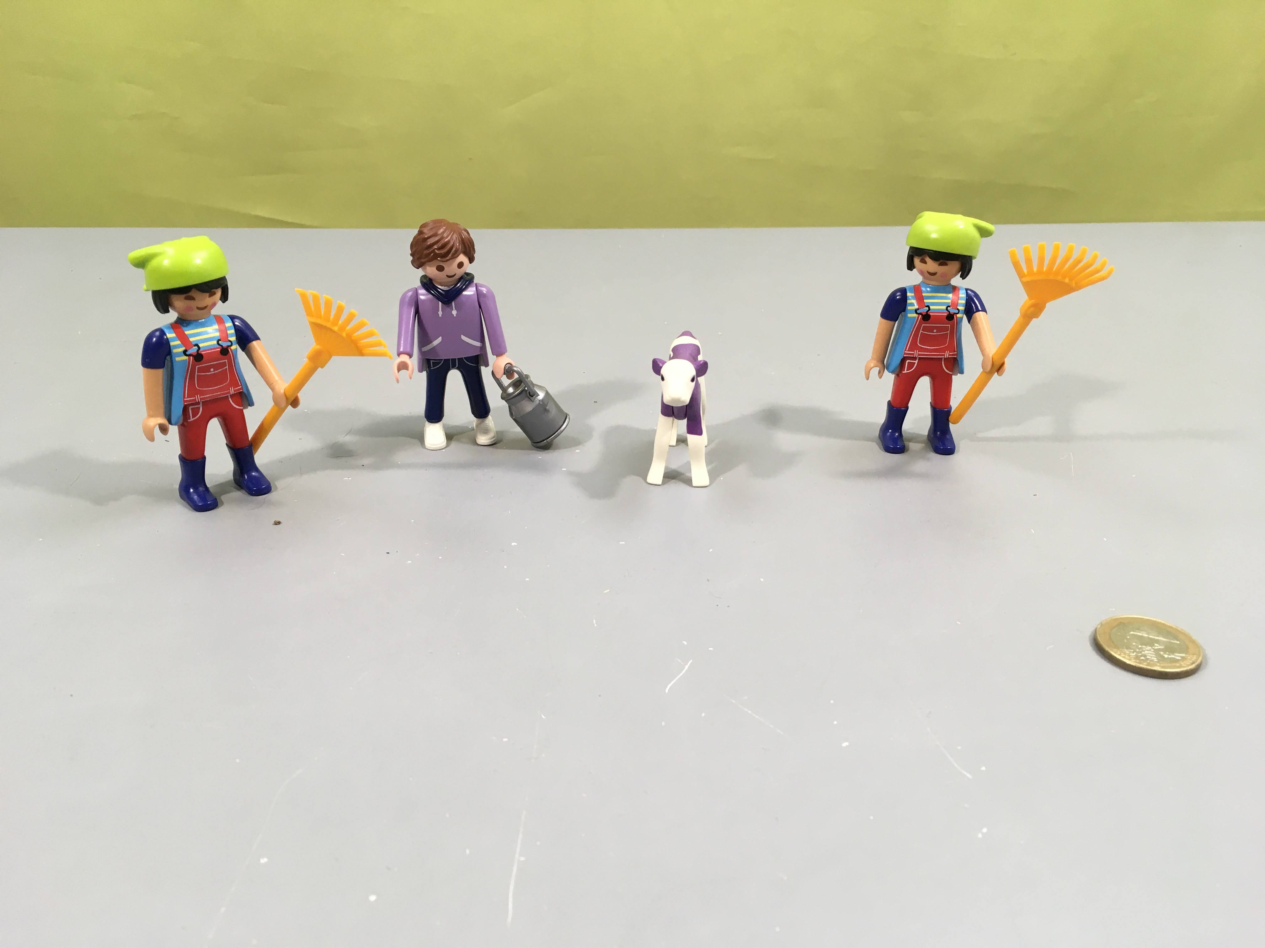 Lot de 3 personnages de ferme + 1 vache