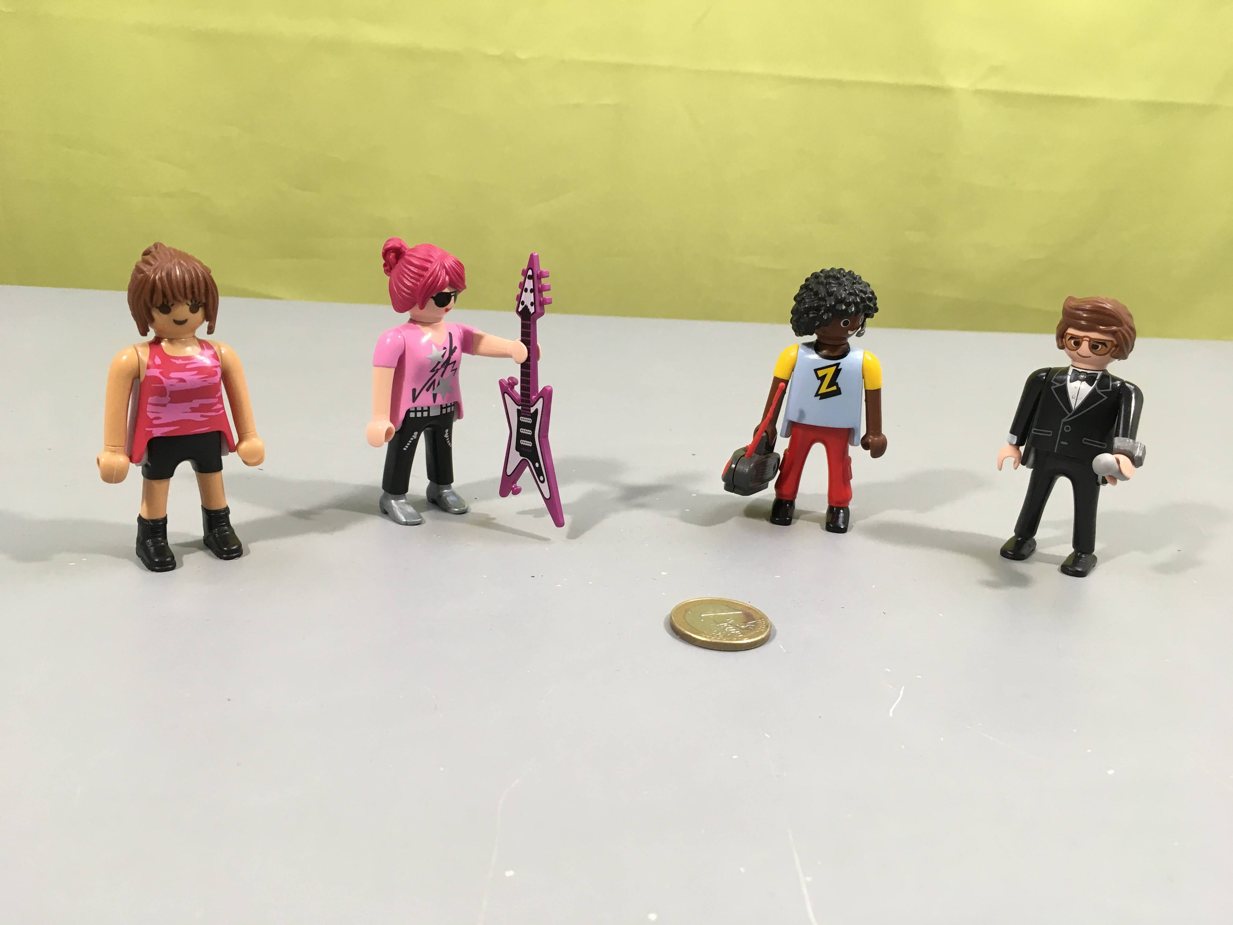 Lot de 4 chanteurs danseurs