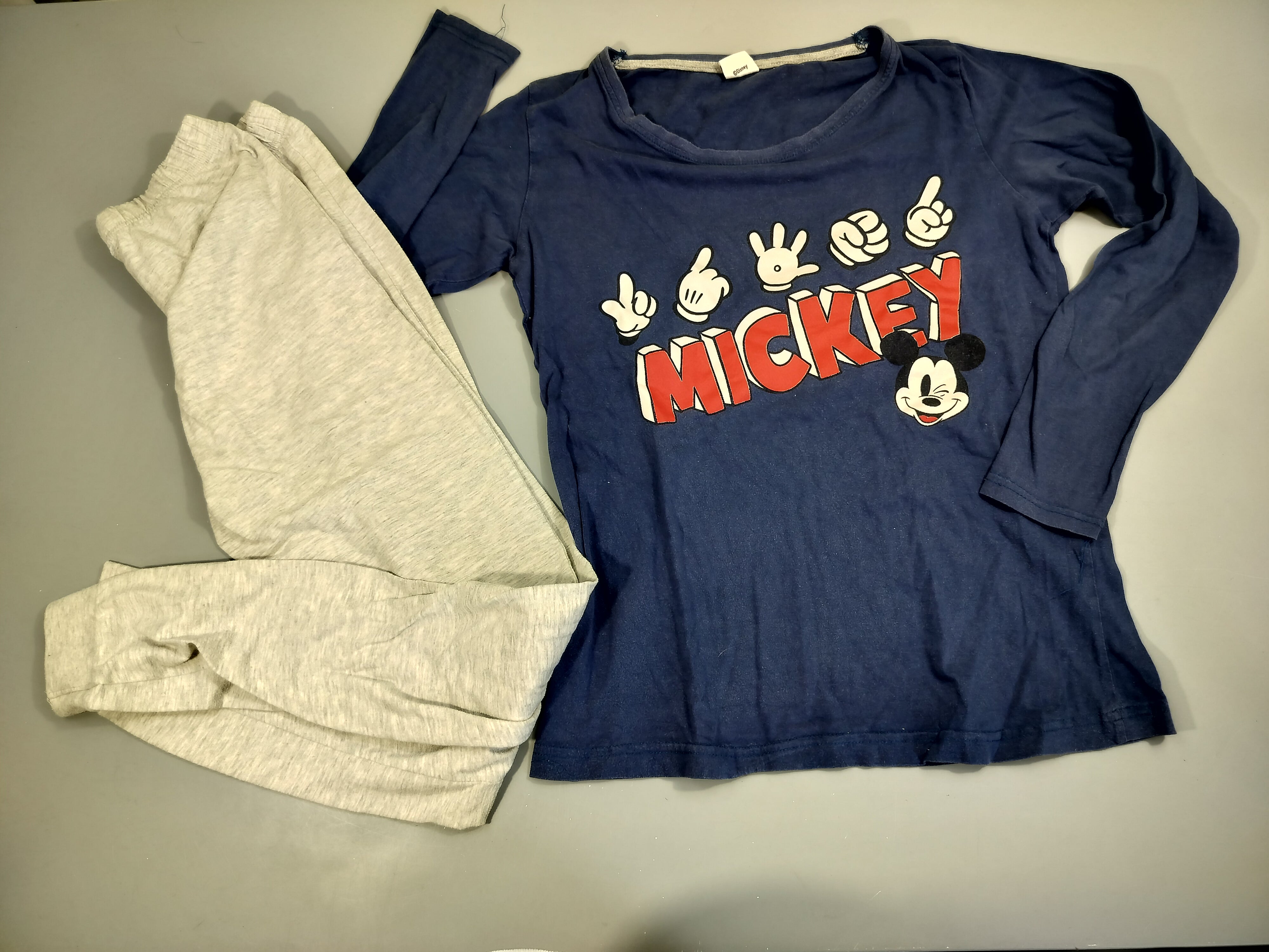 Pyjama 2pcs jersey dessus bleu Mickey, dessous gris flammé