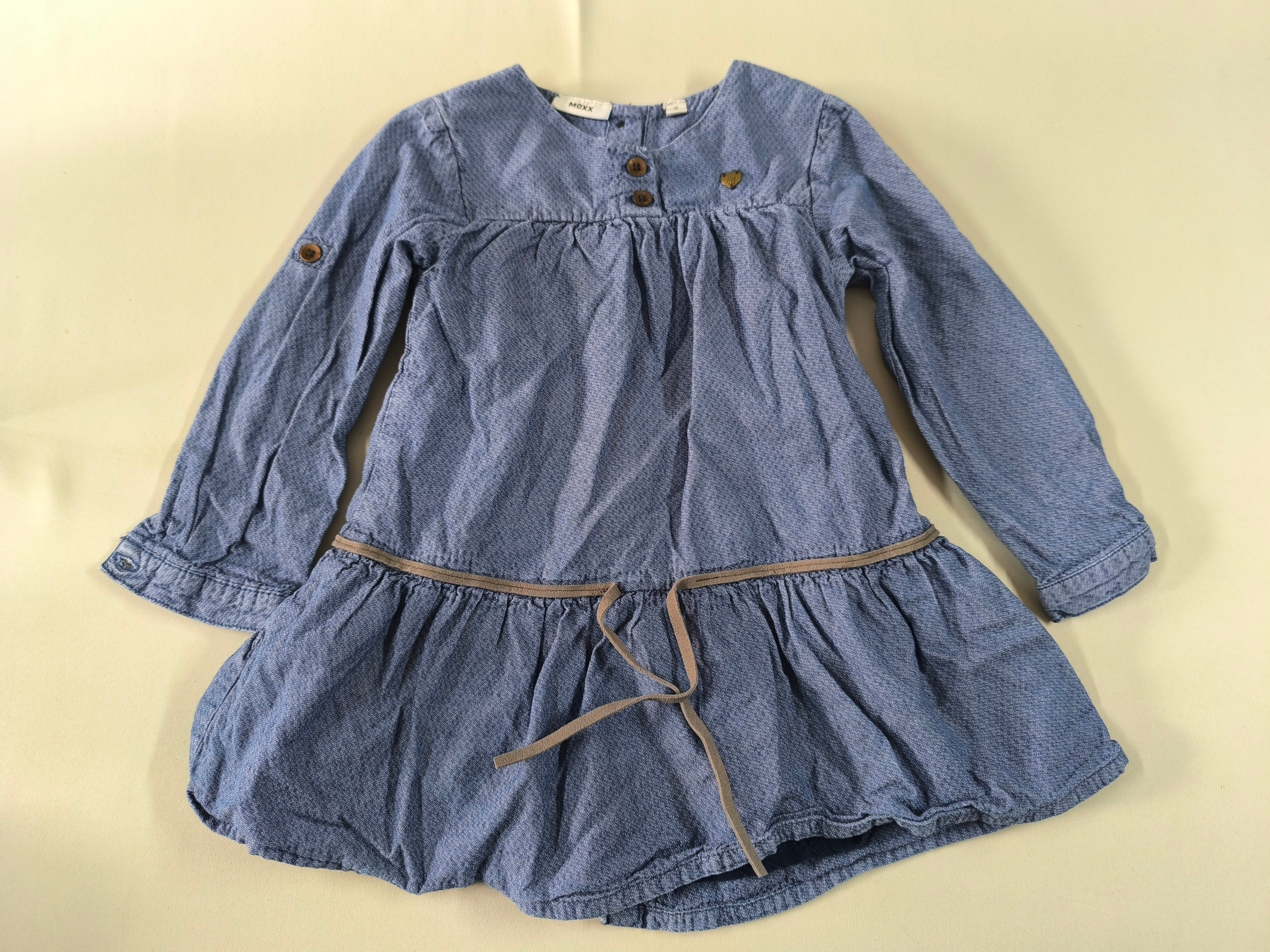 Robe m.l bleue (imitation jean) boutonnée sur l'arrière