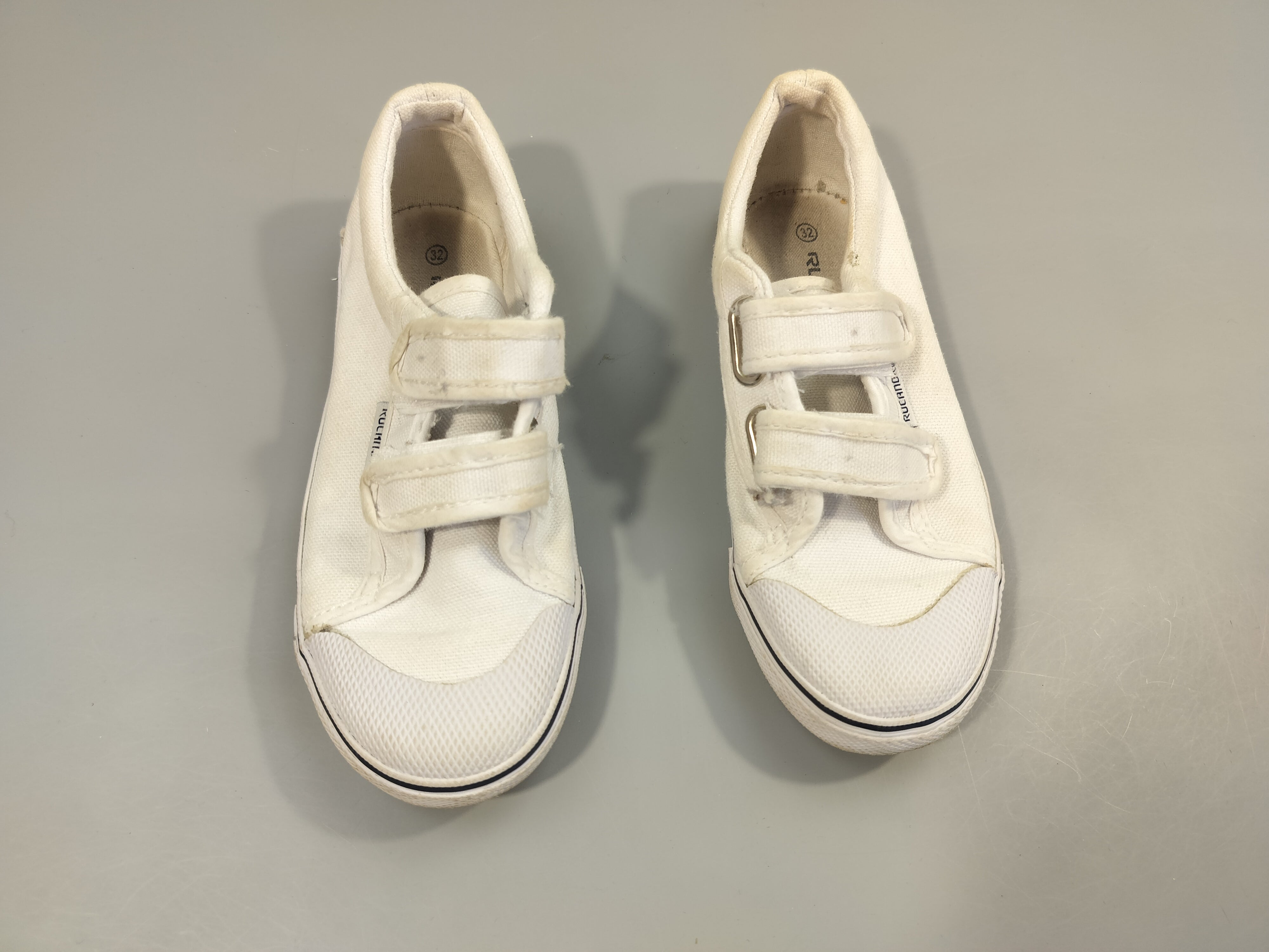 Basckets en toiles blanches à velcros -32