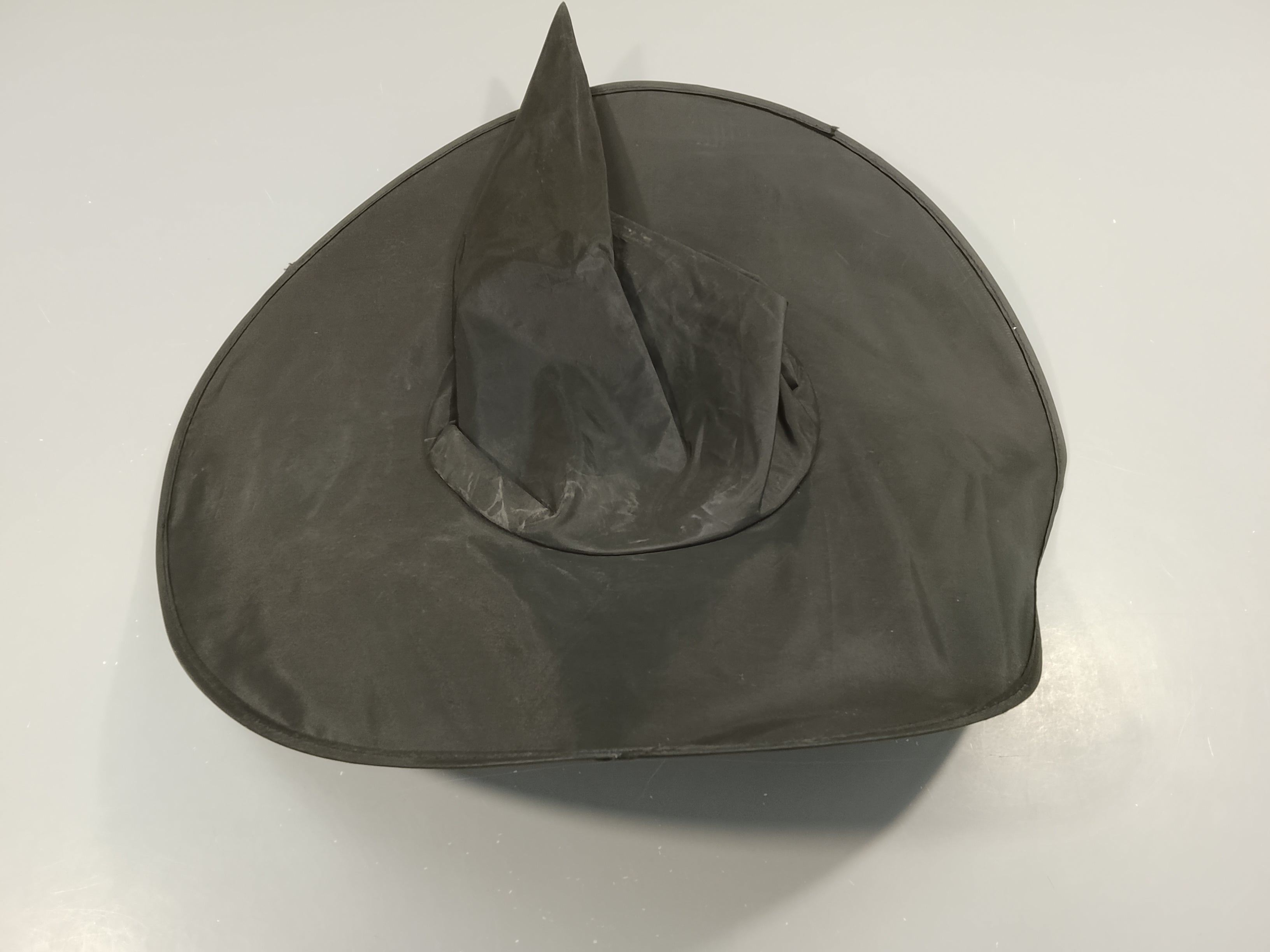 Chapeau de sorcière noir