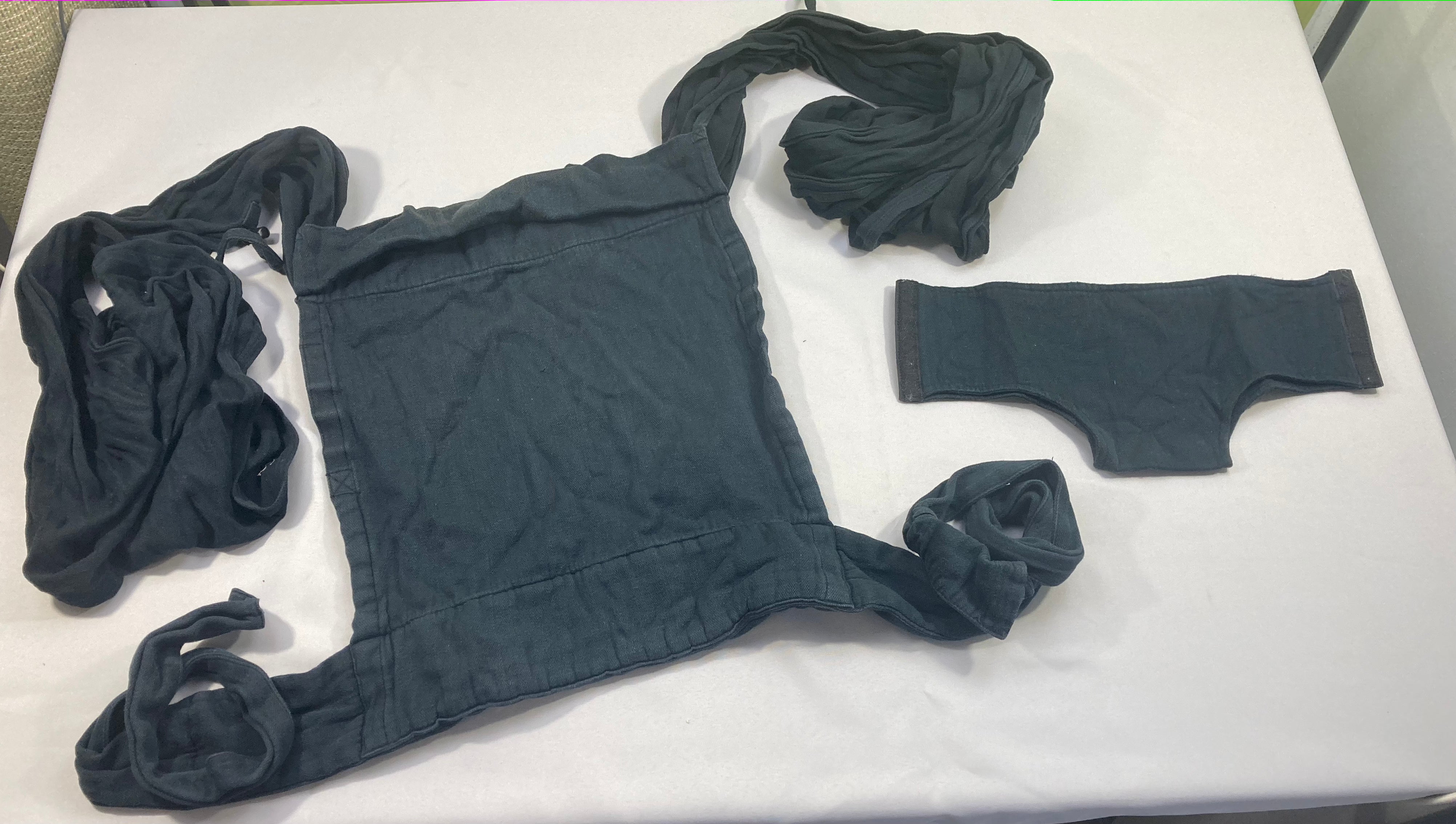 Porte bébé BB Tai noir, bouloché