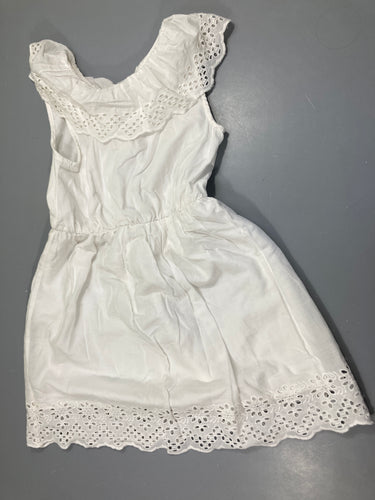 Robe blanche s.m avec broderies anglaises, moins cher chez Petit Kiwi