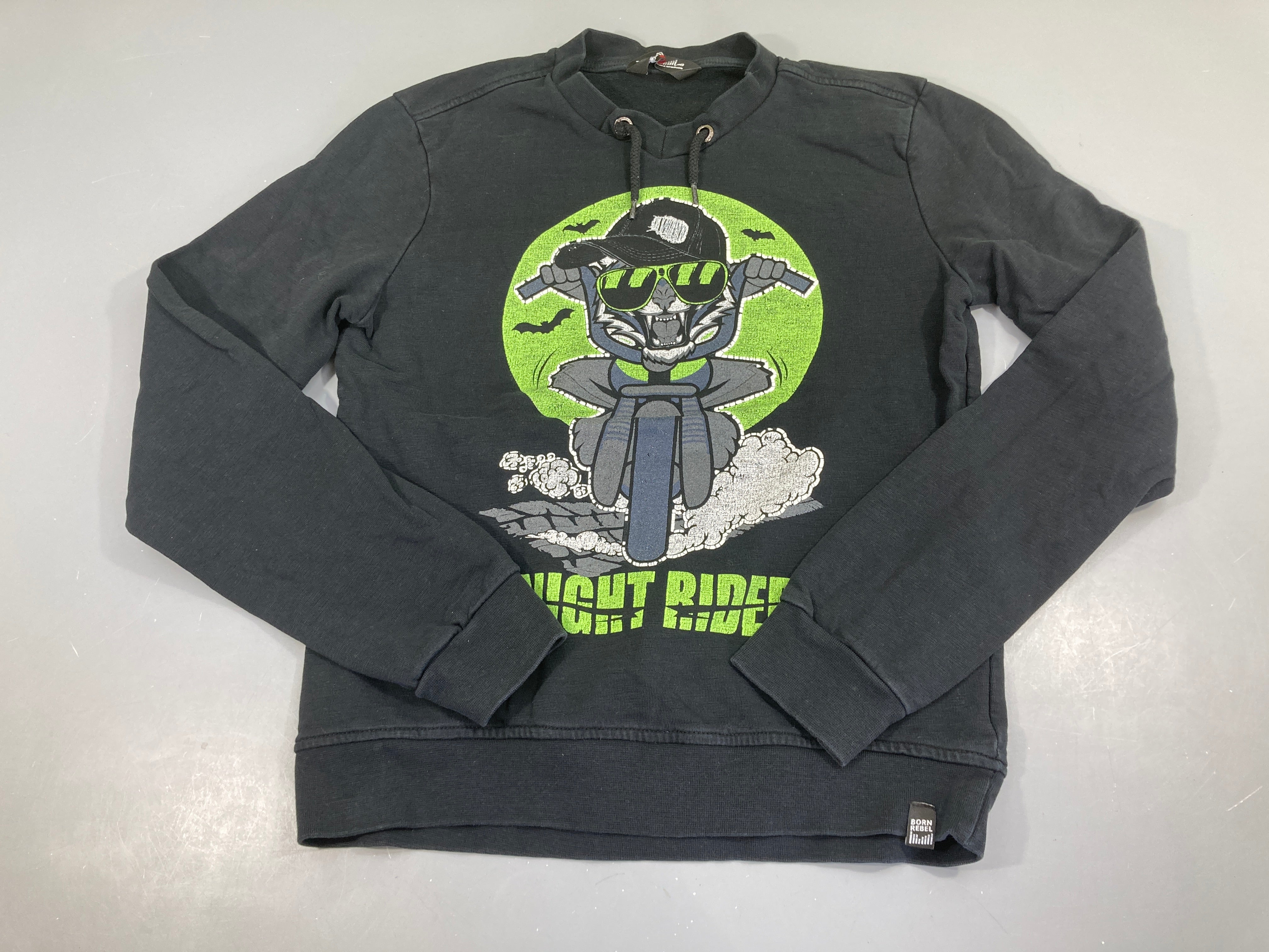 Sweat noir chauve-souris