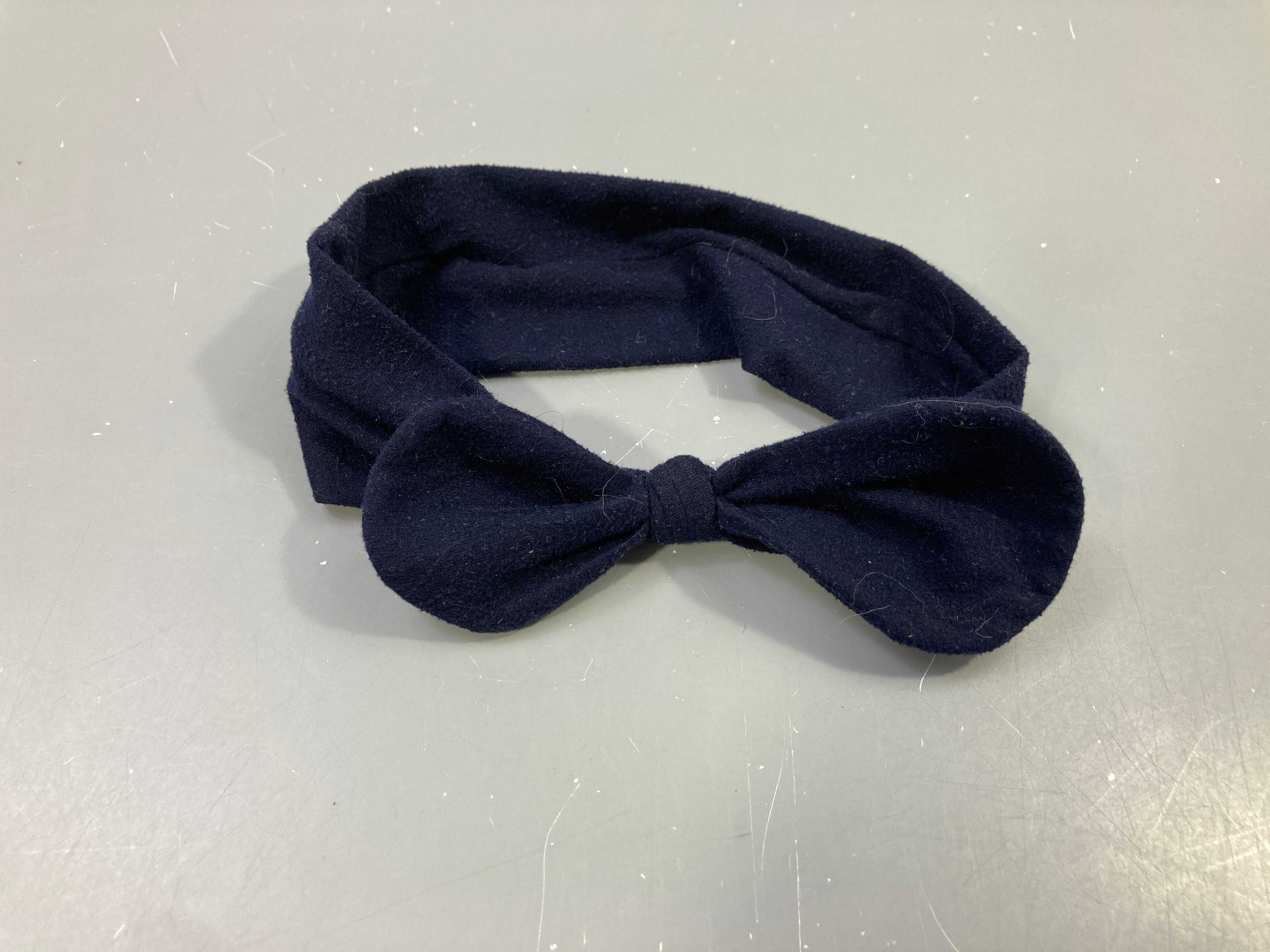Bandeau bleu foncé noeud