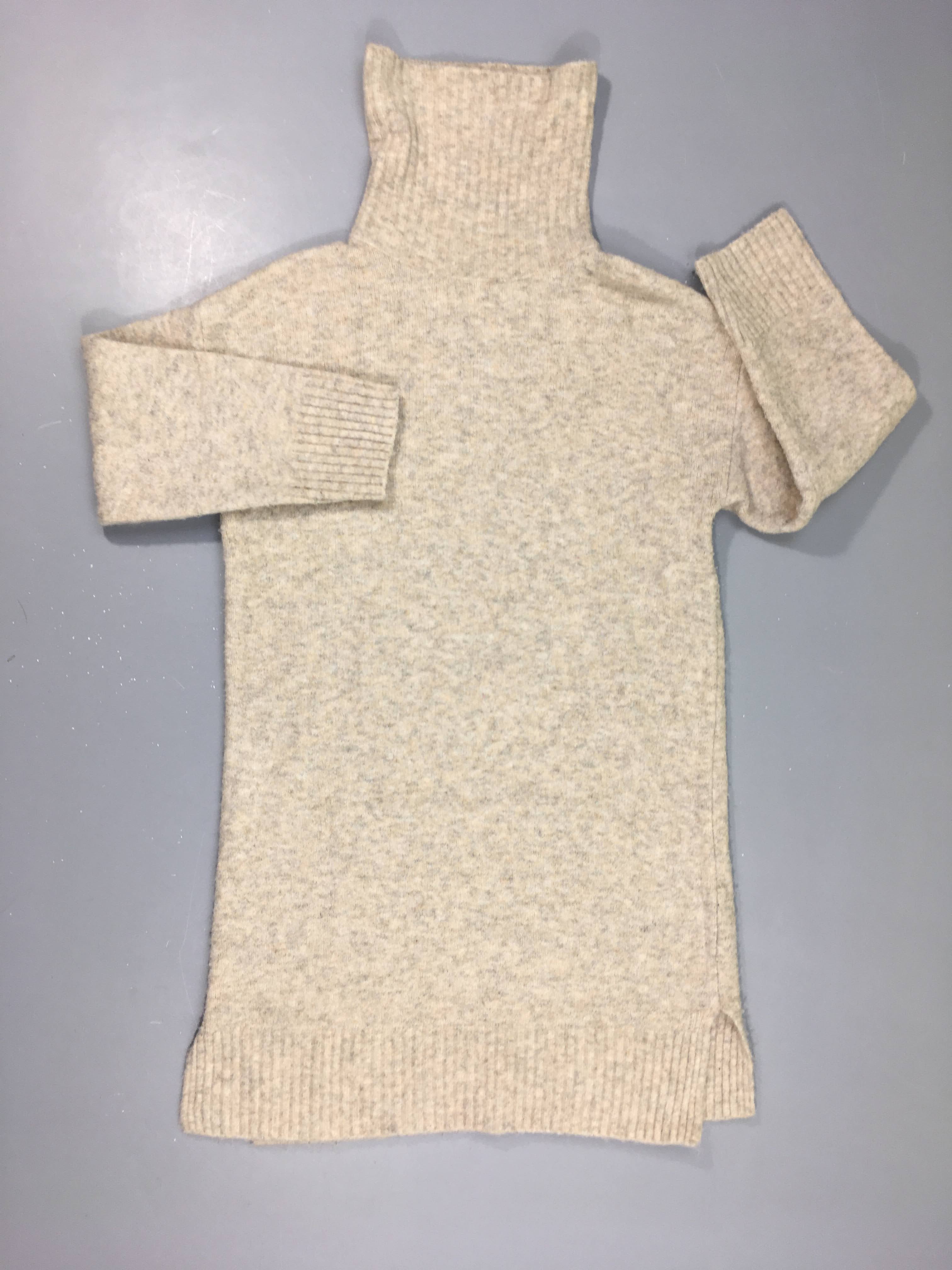 Robe longue beige chiné col roulé-Légèrement bouloché