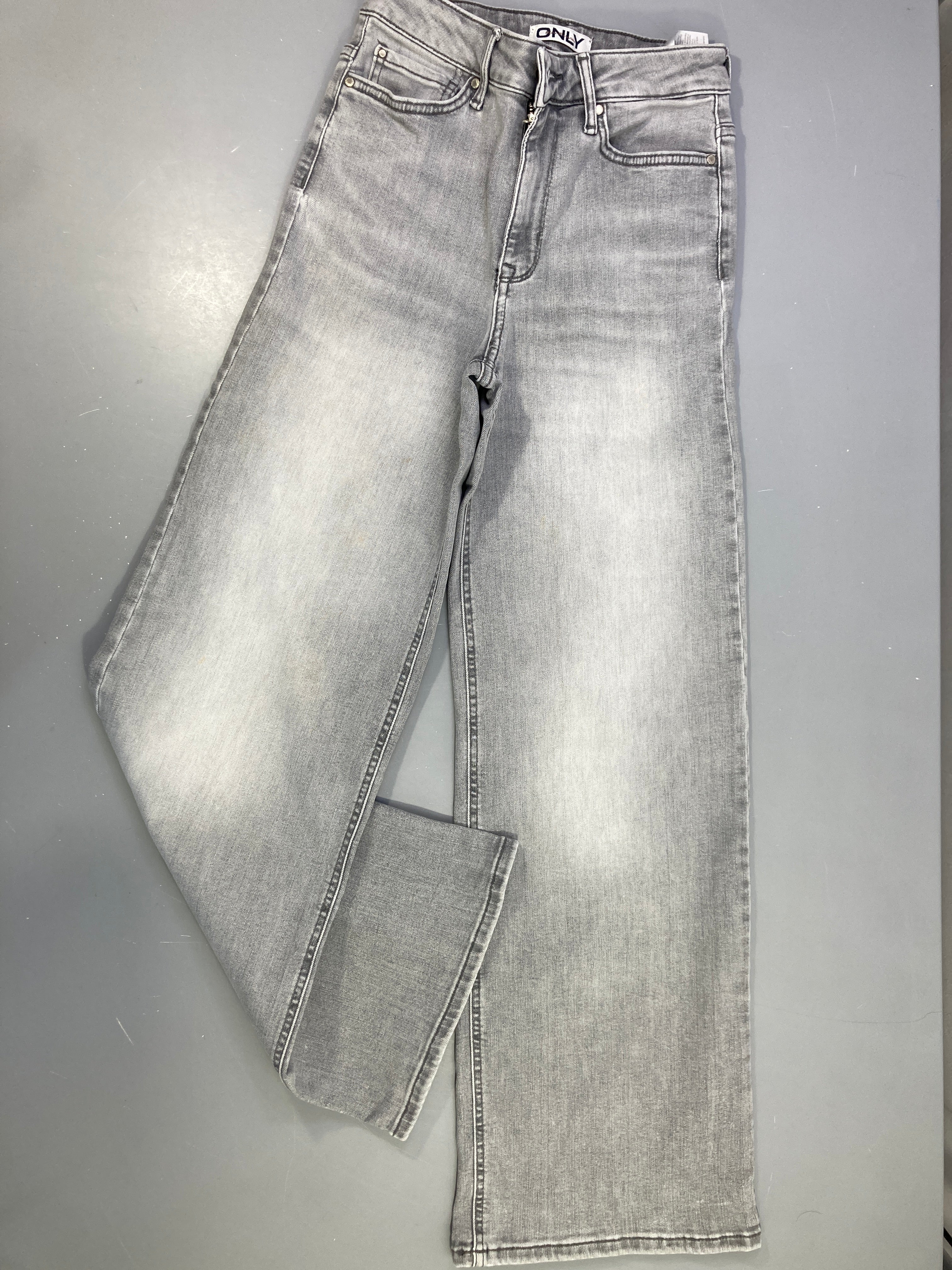 Jeans gris clair Wide Leg-Quelques taches cuisses
