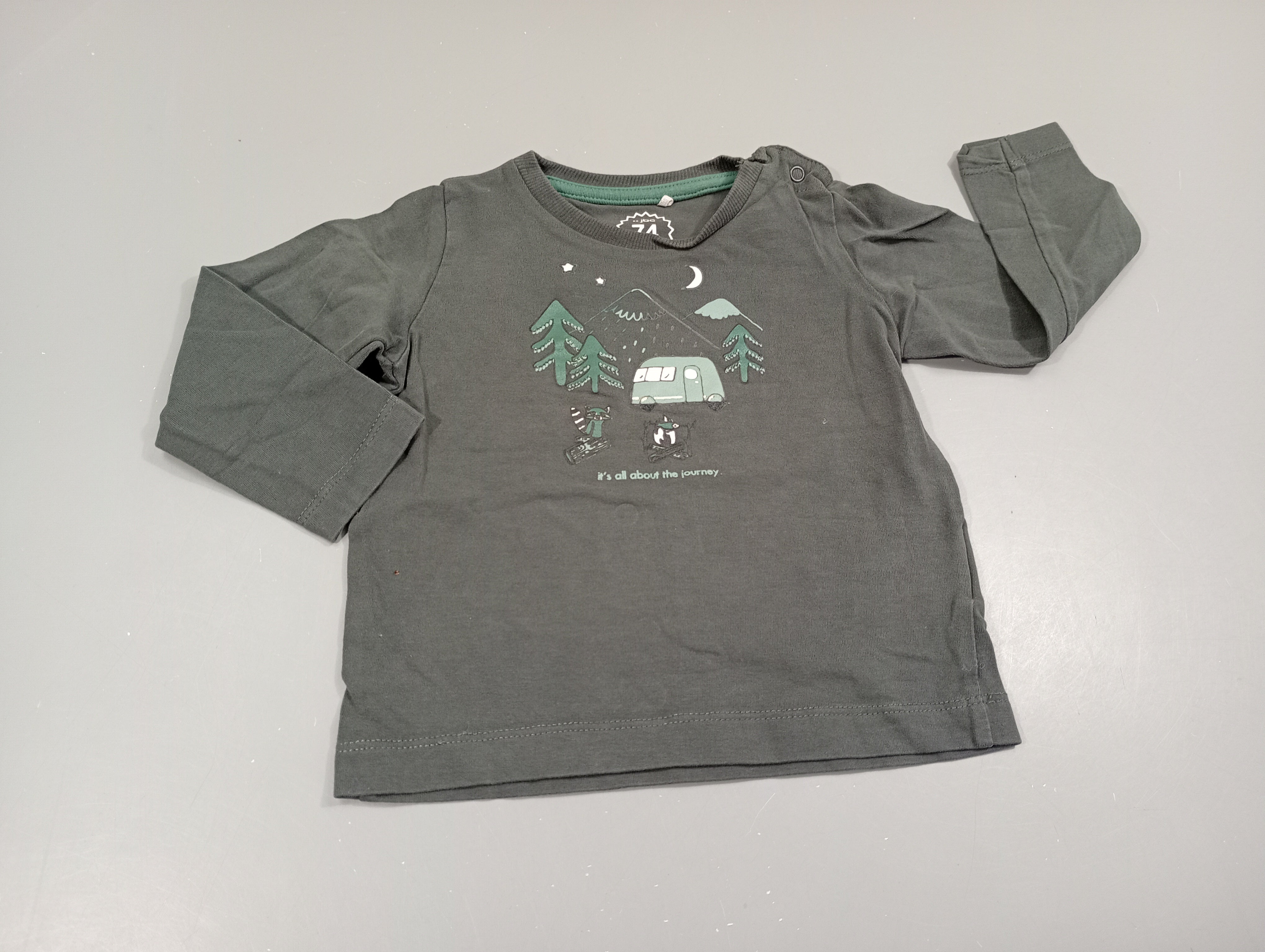 T-shirt m.l anthracite , caravane, camping.