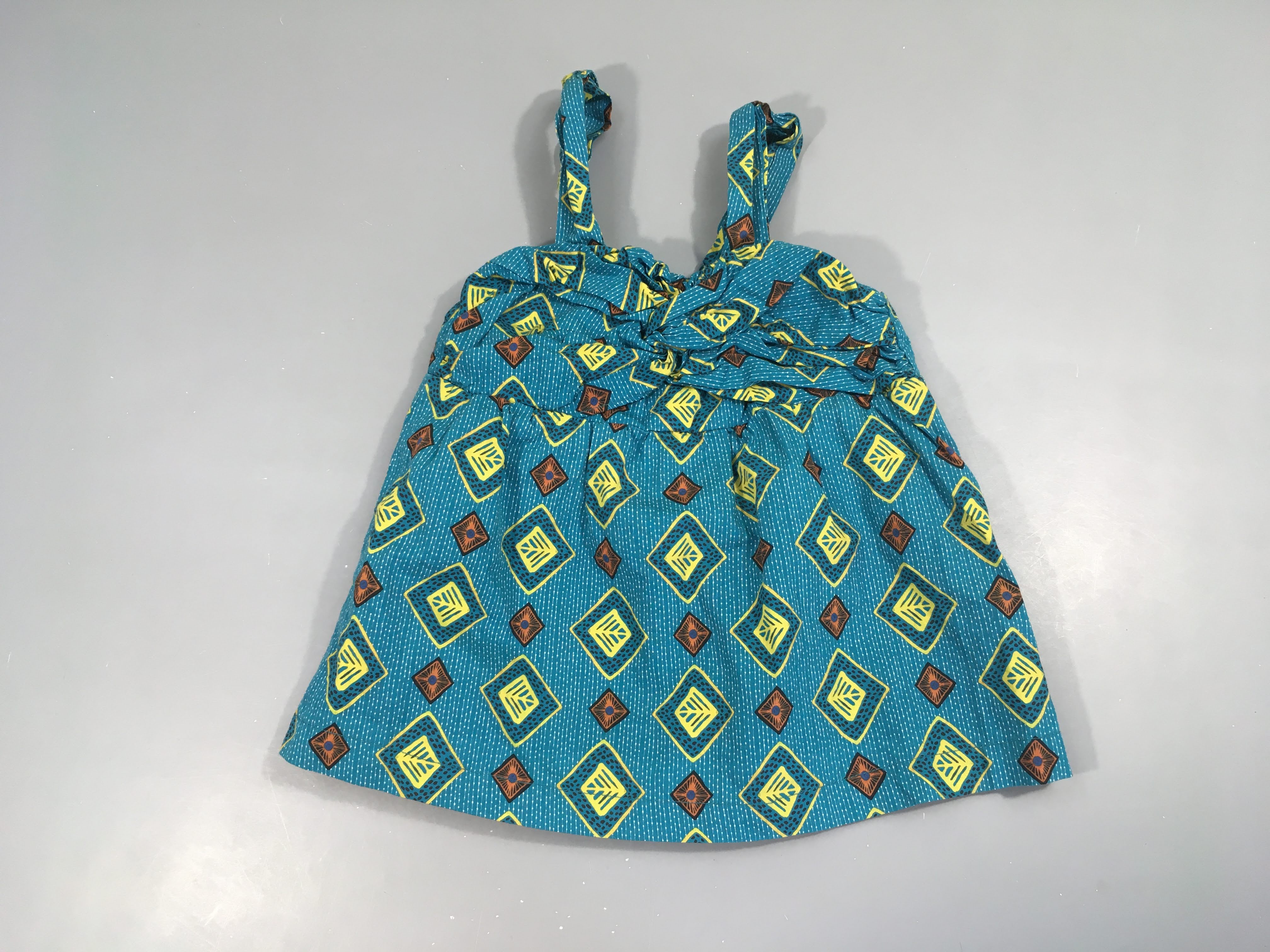 Blouse fines bretelles bleu motifs africains