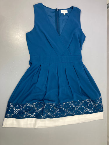 Robe bleue dentelle Apricot, moins cher chez Petit Kiwi