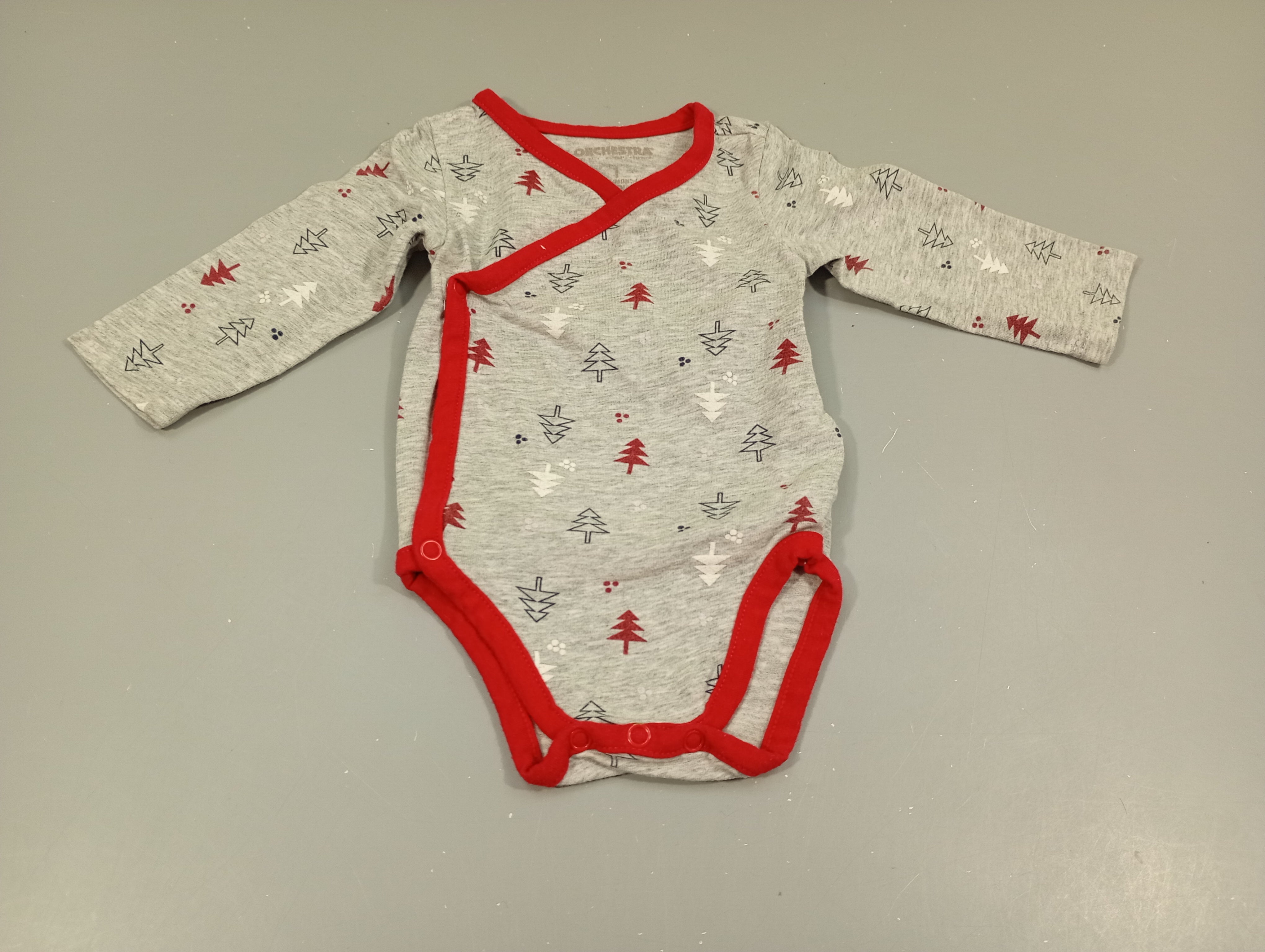 Body m.l gris flammé/ rouge  sapins