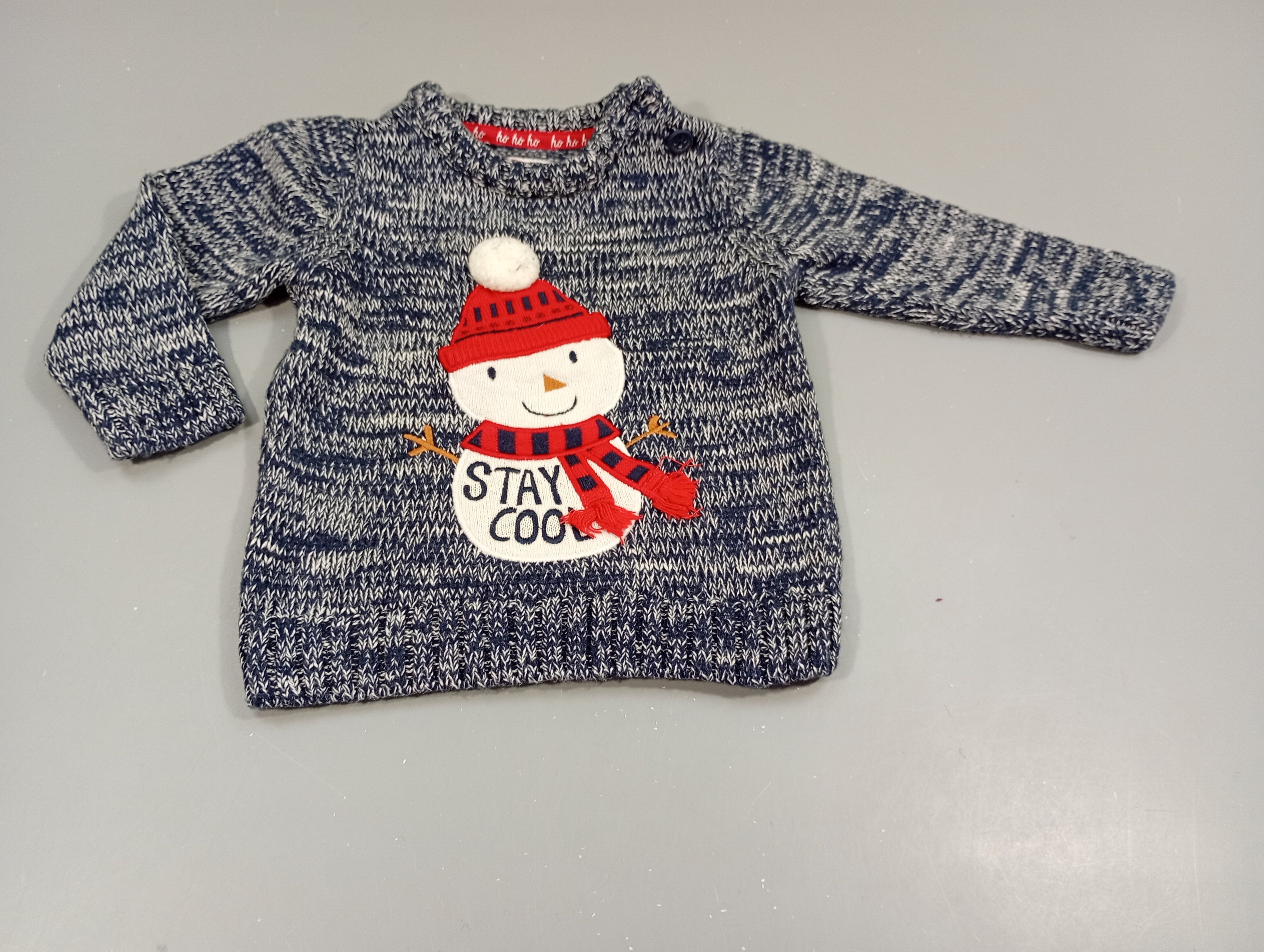 Pull bleu et blanc , bonhomme de neige 