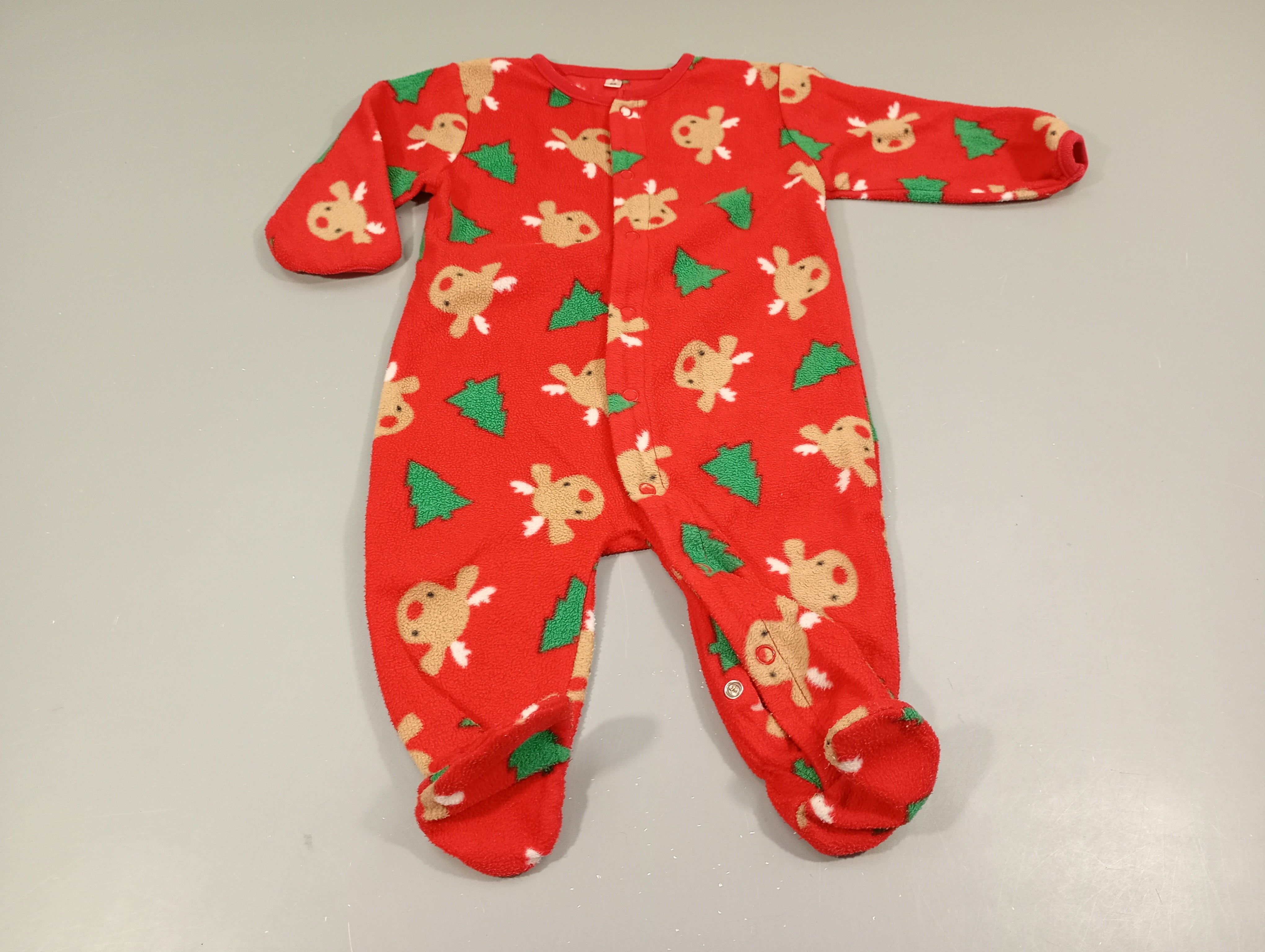 Pyjama velours rouge, sapins et rennes de Noël