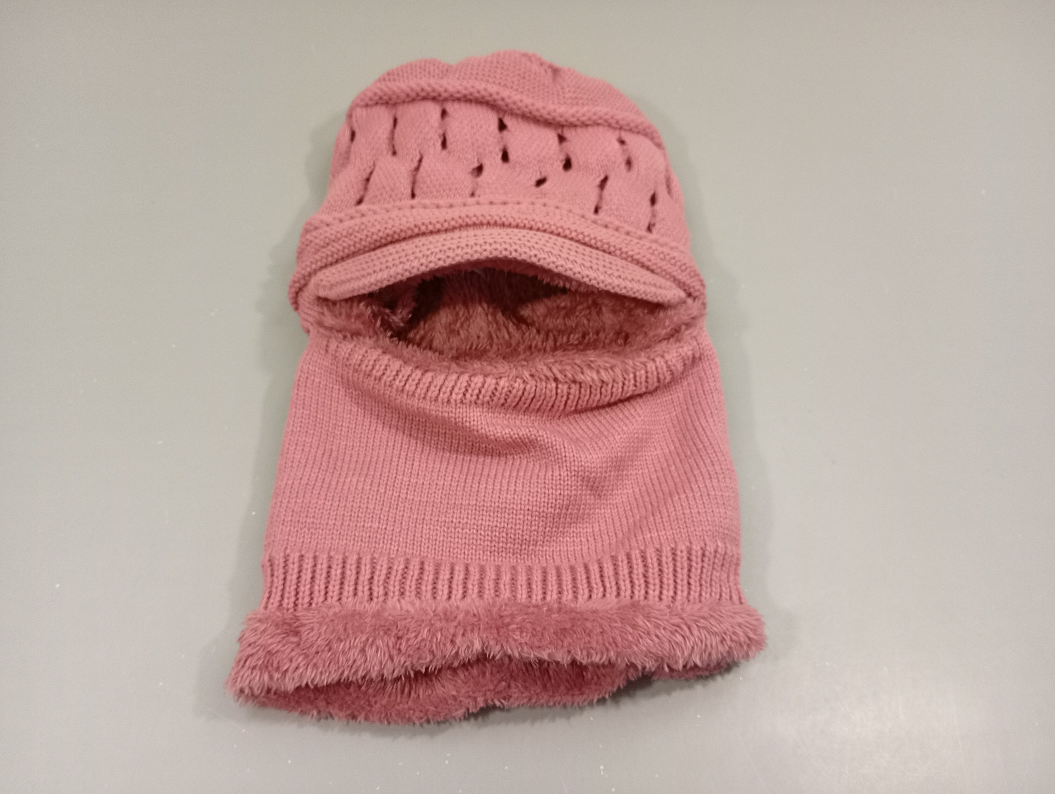 2en1  bonnet cagoule, tour de cou tricot rose, intérieur peluche