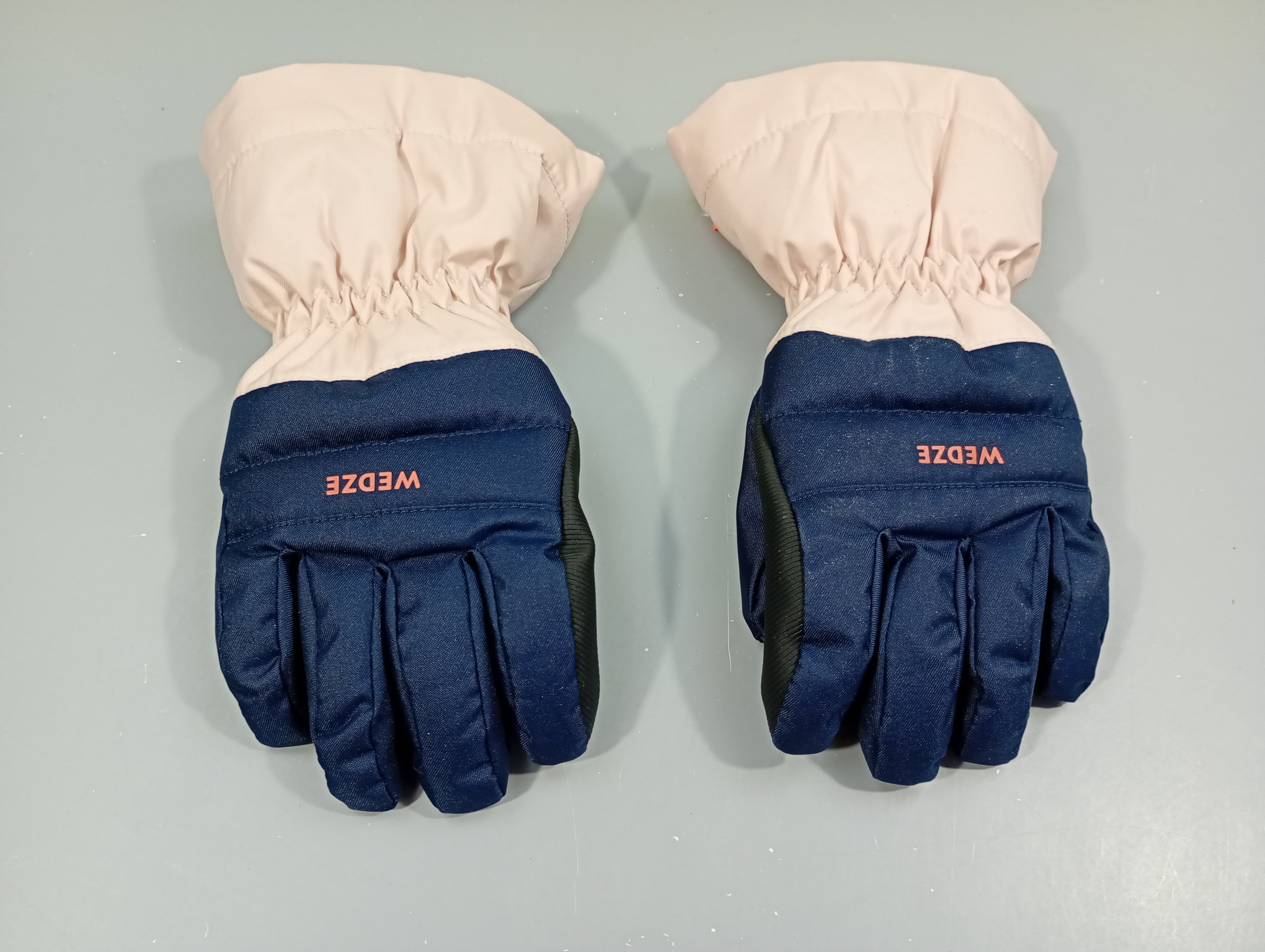 Gants de ski rose et bleu marine 