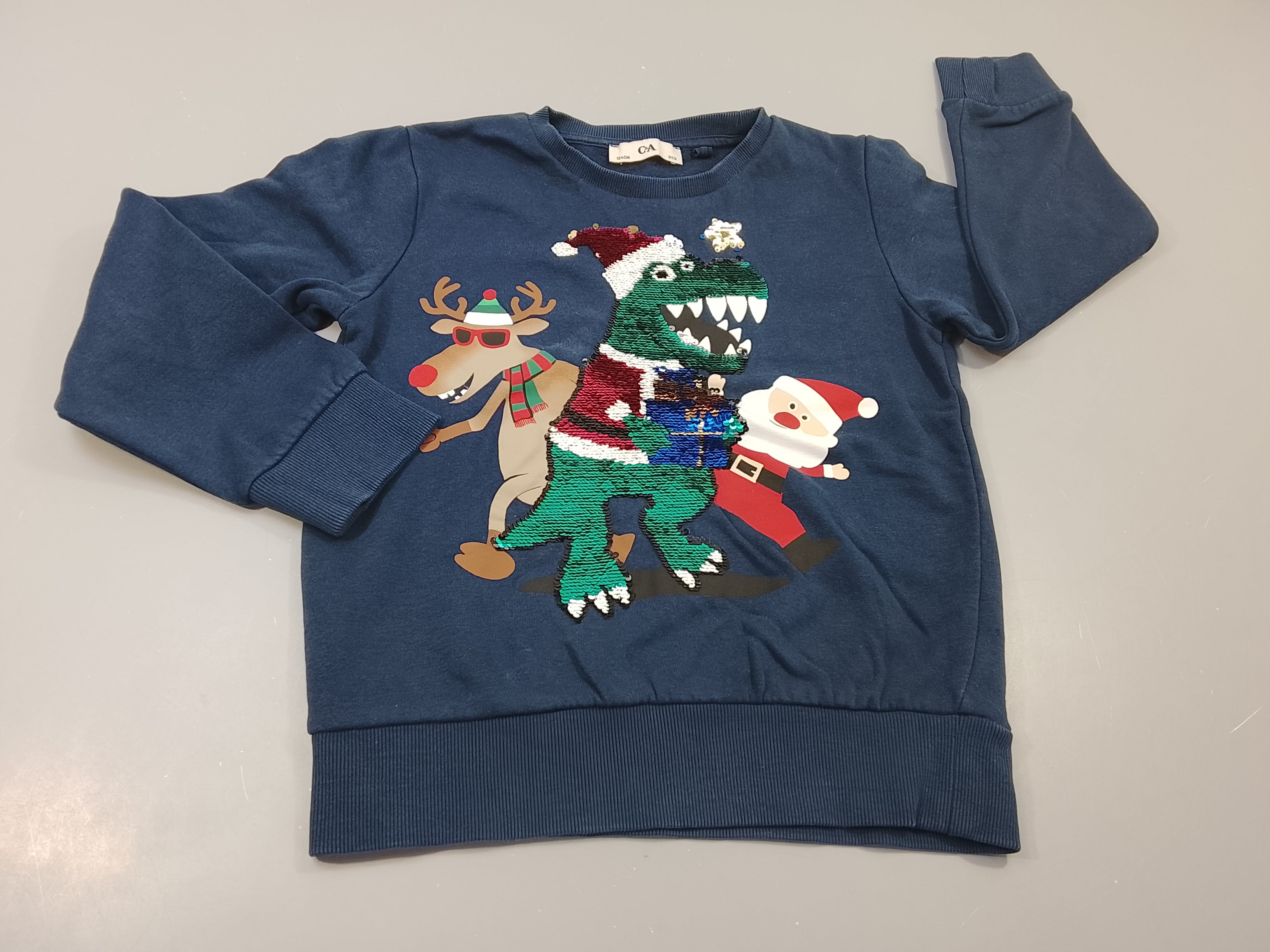 Sweat de noël bleu marine , dinosaure en sequins réversibles, renne et père noël