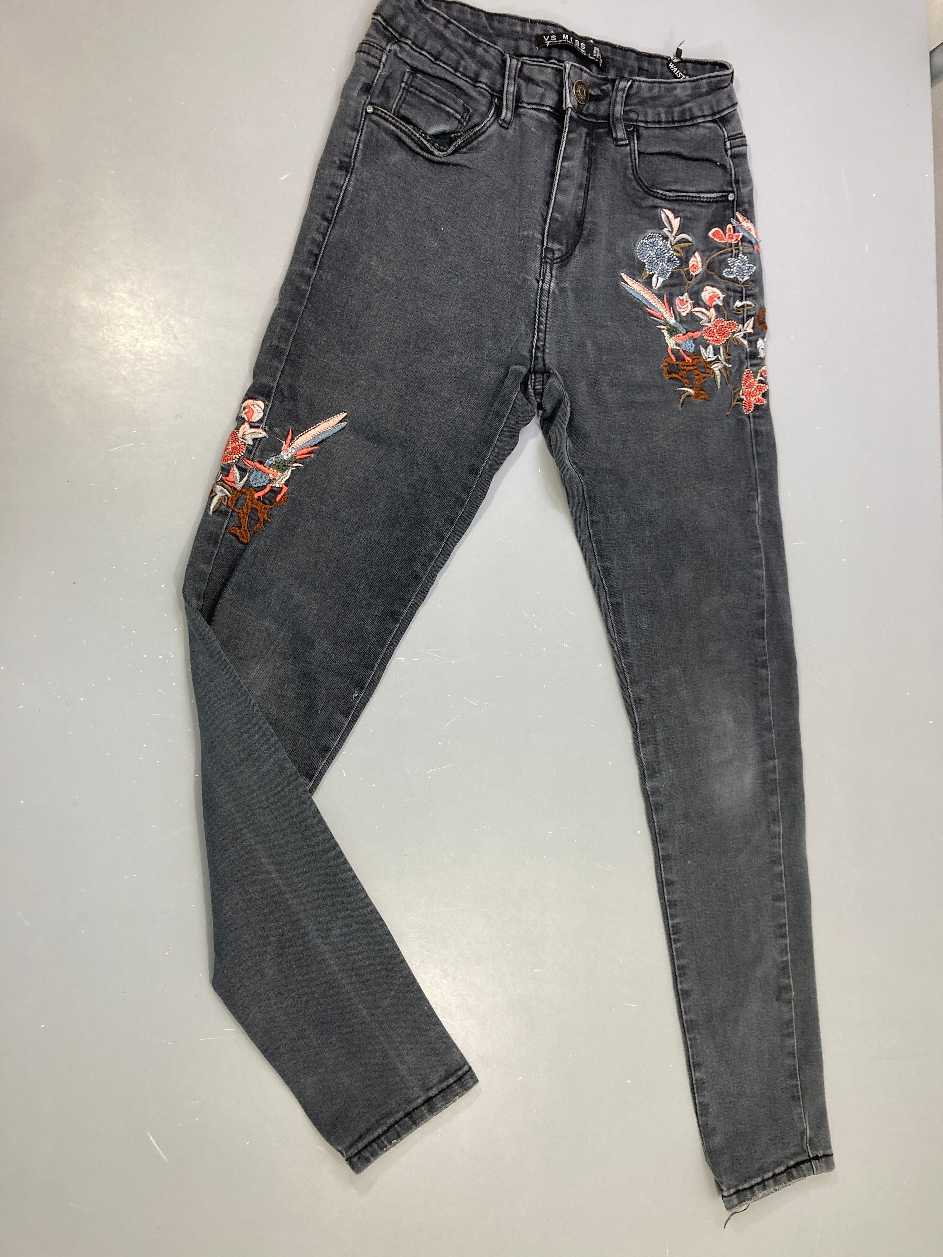 Jean gris brodé fleurs/oiseau