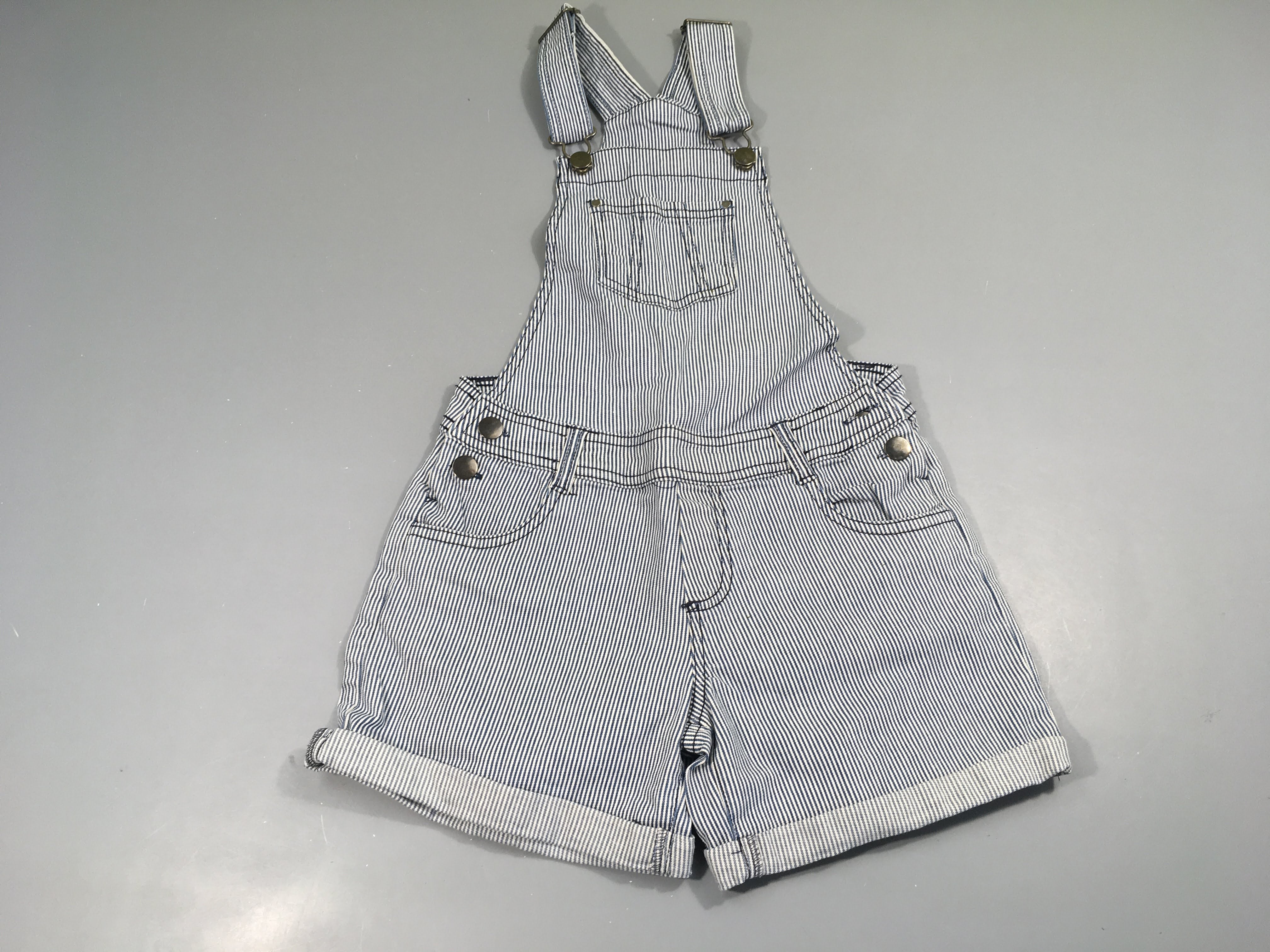 Salopette short denim blanc rayé bleu