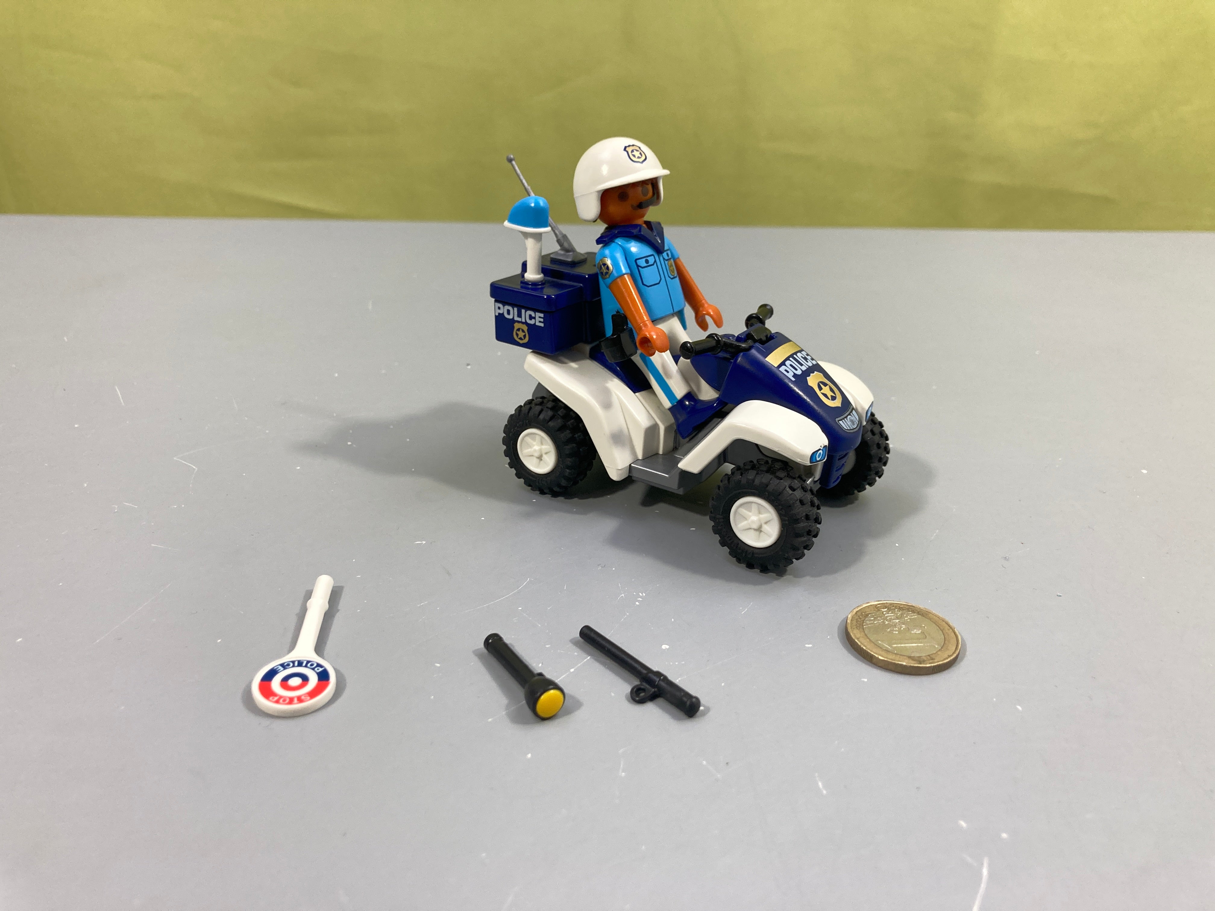 71092 City Action Police Speed Quad, manque pistolet mais matraque et lampe de poche en plus