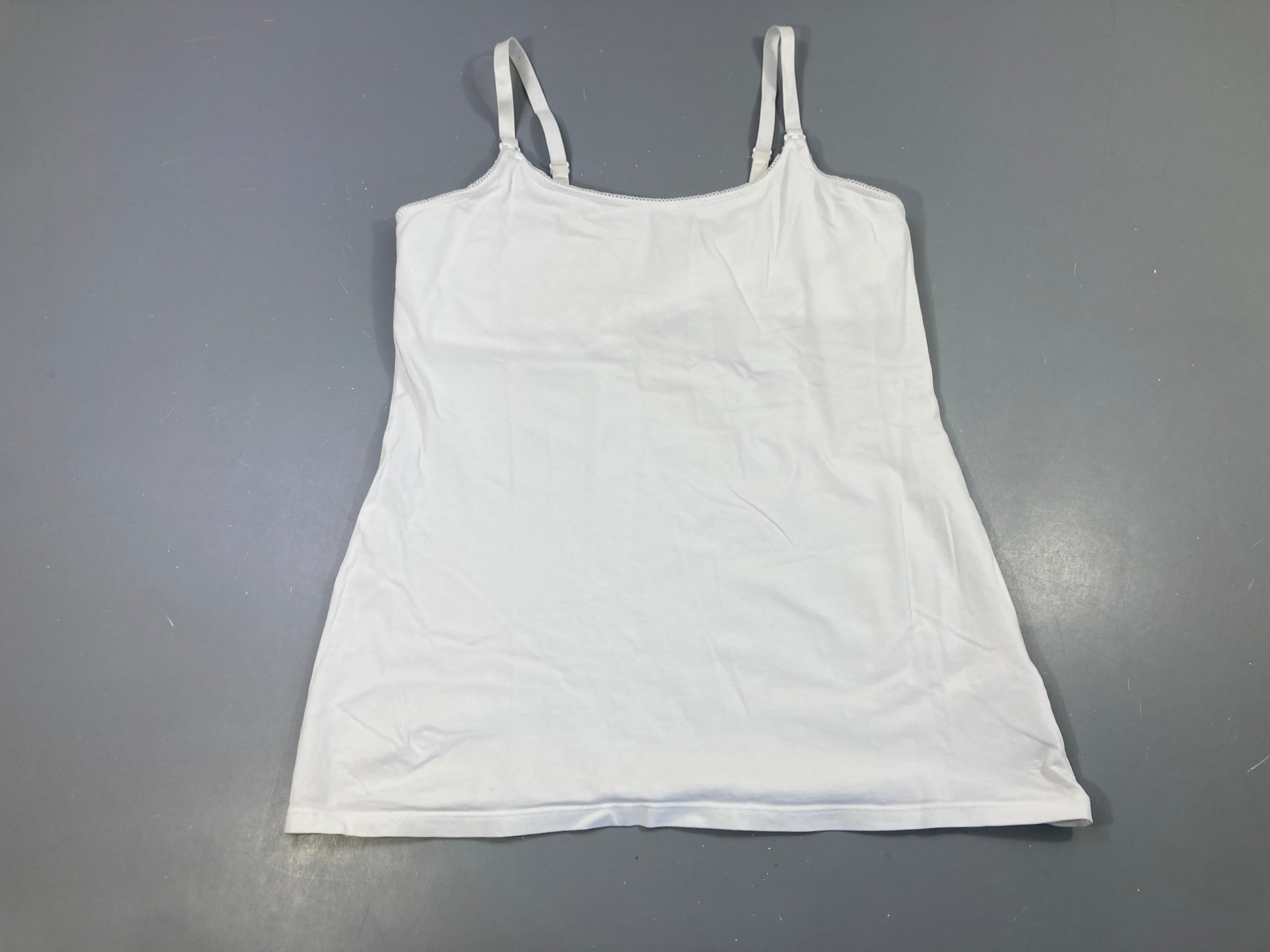 Top blanc d'allaitement