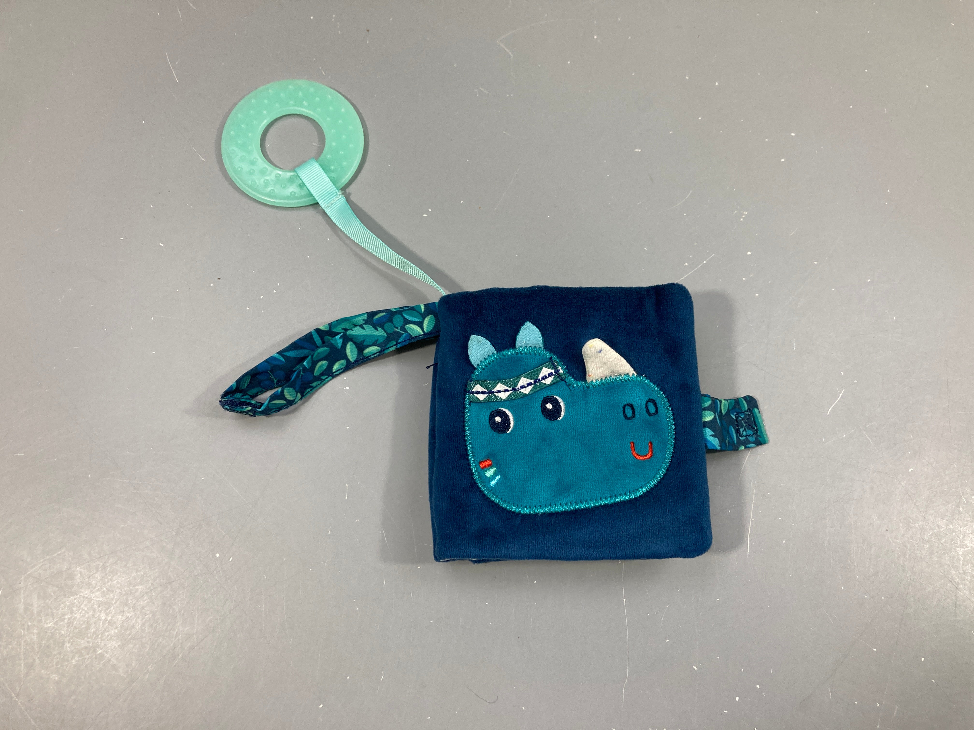 Livre textile rhinocéros Marius