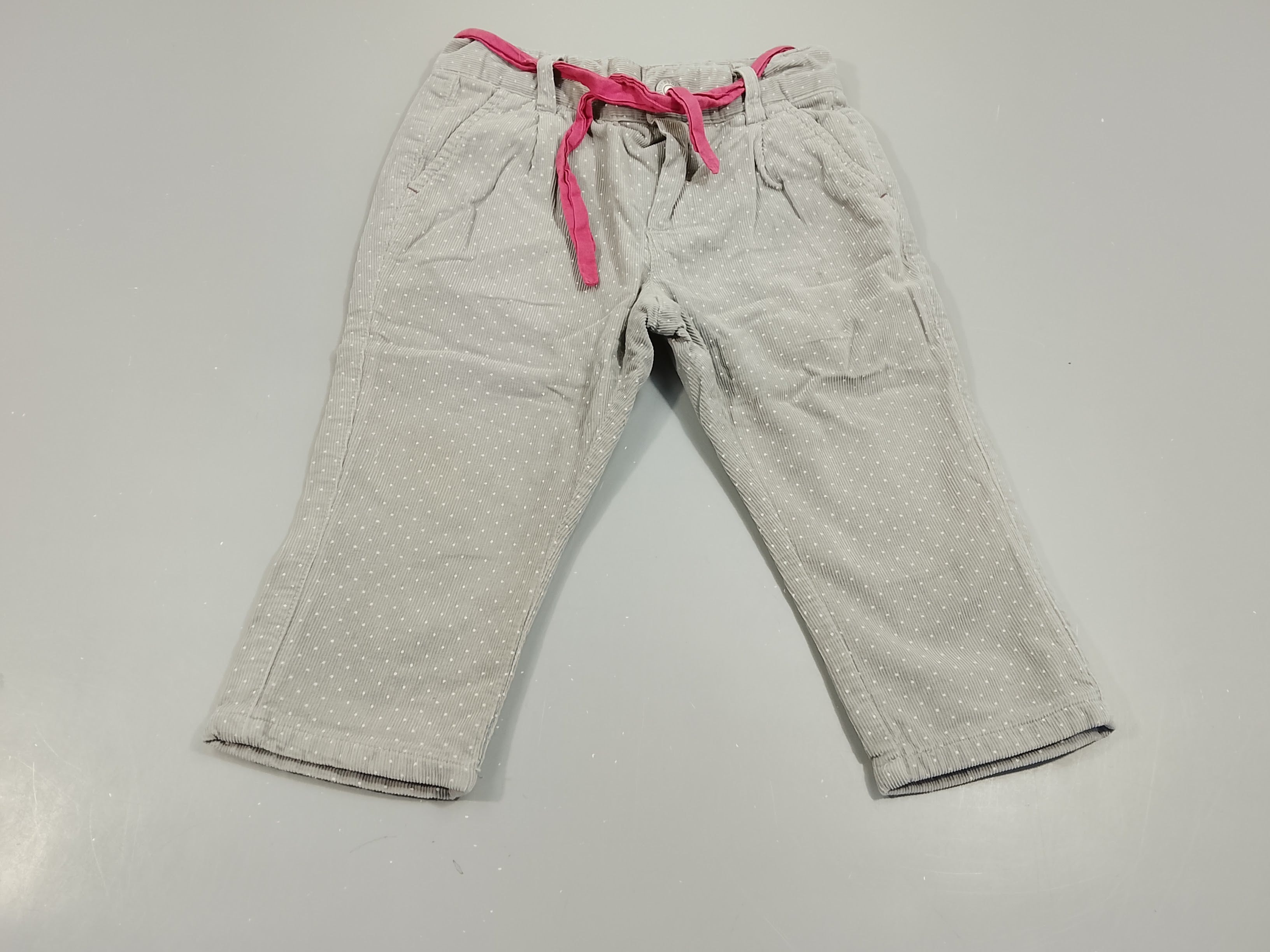 Pantalon velours côtelé gris à pois blancs doublé jersey + ceinture rose